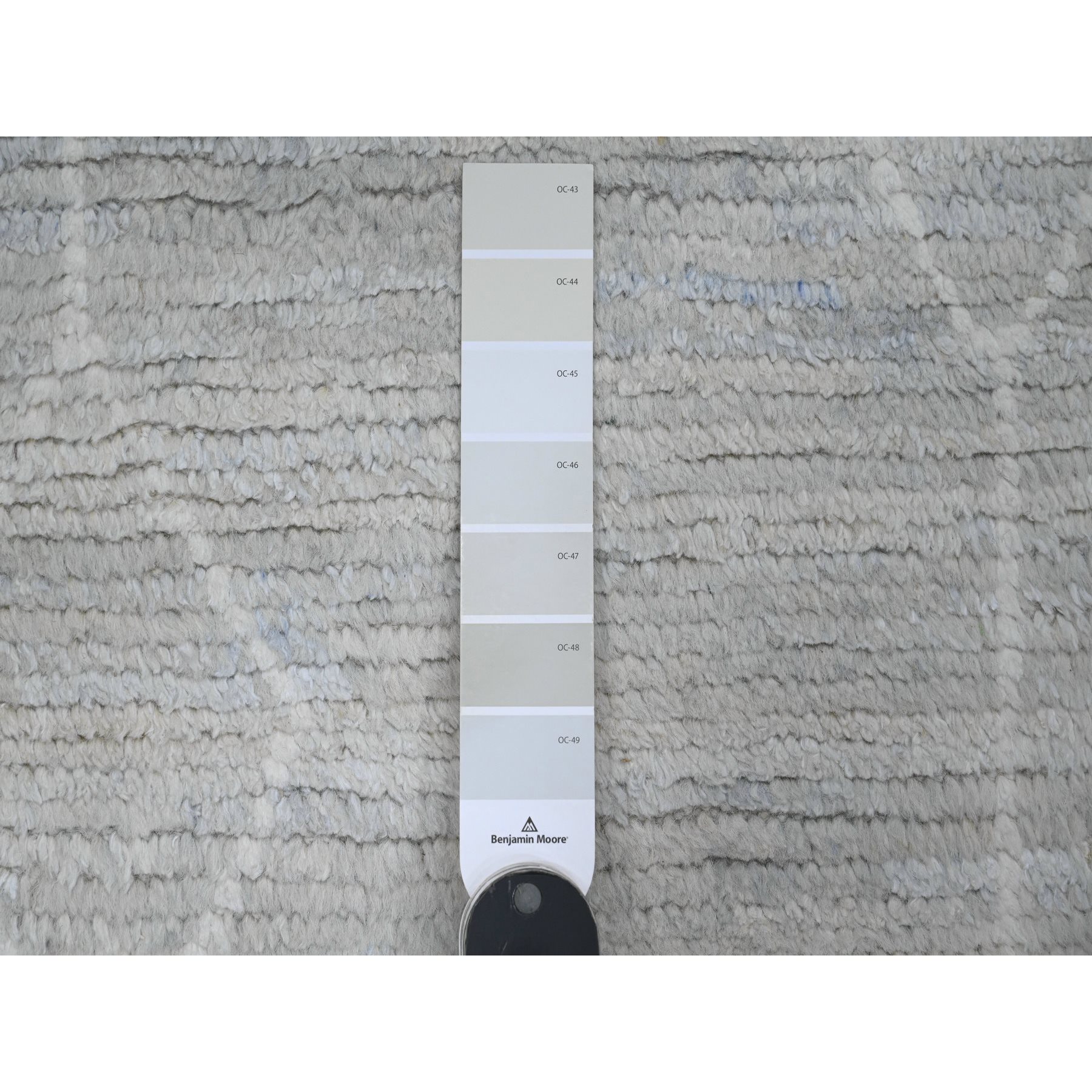 2'6"x12'9" Cascading White, Soft Wool, Moroccan Weave with Geometric Pattern, Textured Pile, Hand Knotted, Runner, Oriental Rug Sh20278