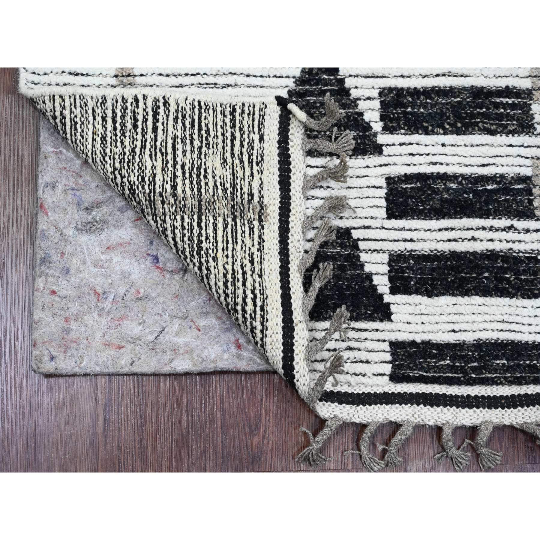 2'6"x11' Alabaster White, Moroccan Weave with Geometric Pattern, Informal Look, Hand Knotted, Textured Pile, Soft Wool, Runner, Oriental Rug Sh20285