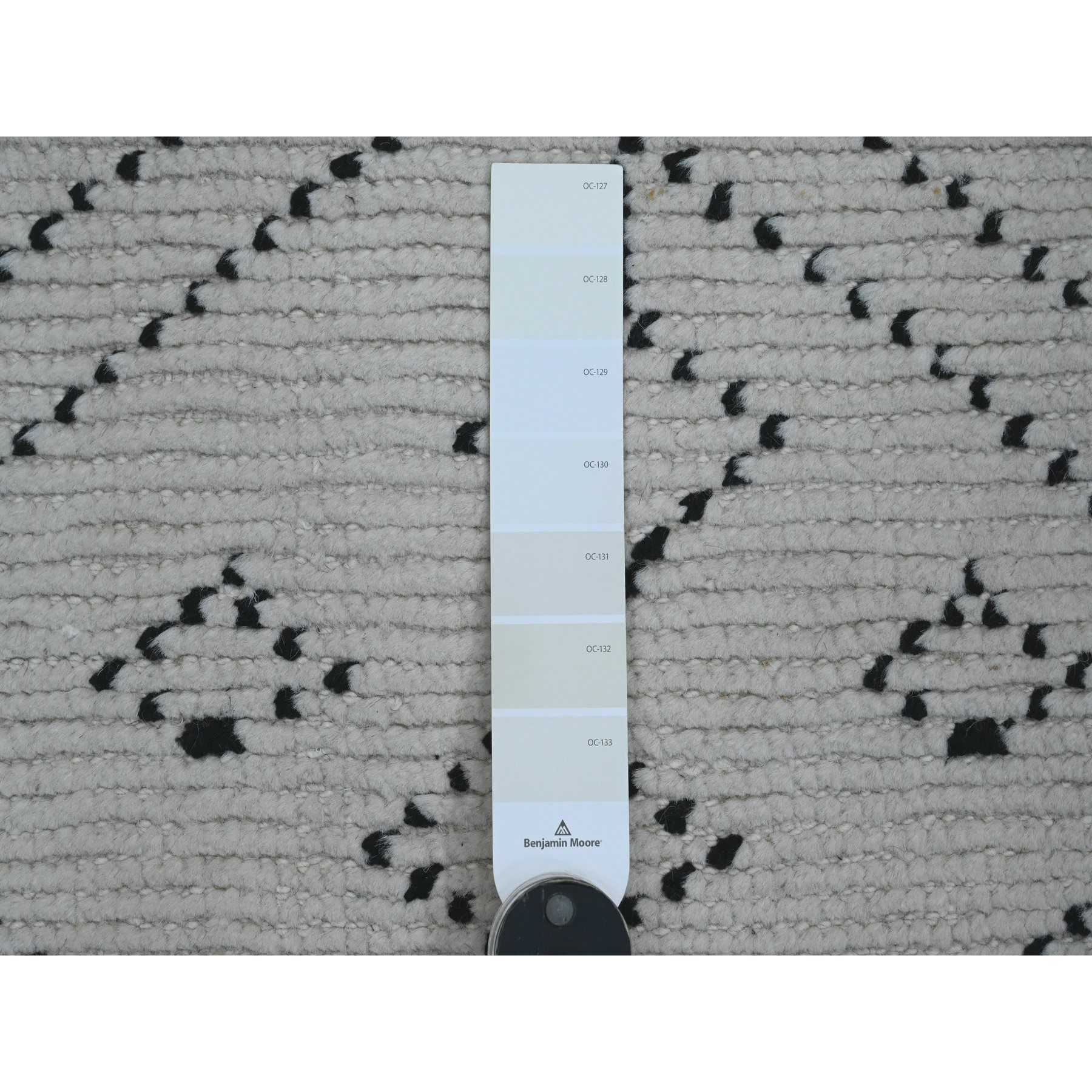 3'x12'8" Pearl White, Moroccan Weave with Geometric Pattern, Textured Pile, Soft Wool, Hand Knotted, Runner, Oriental Rug Sh20289