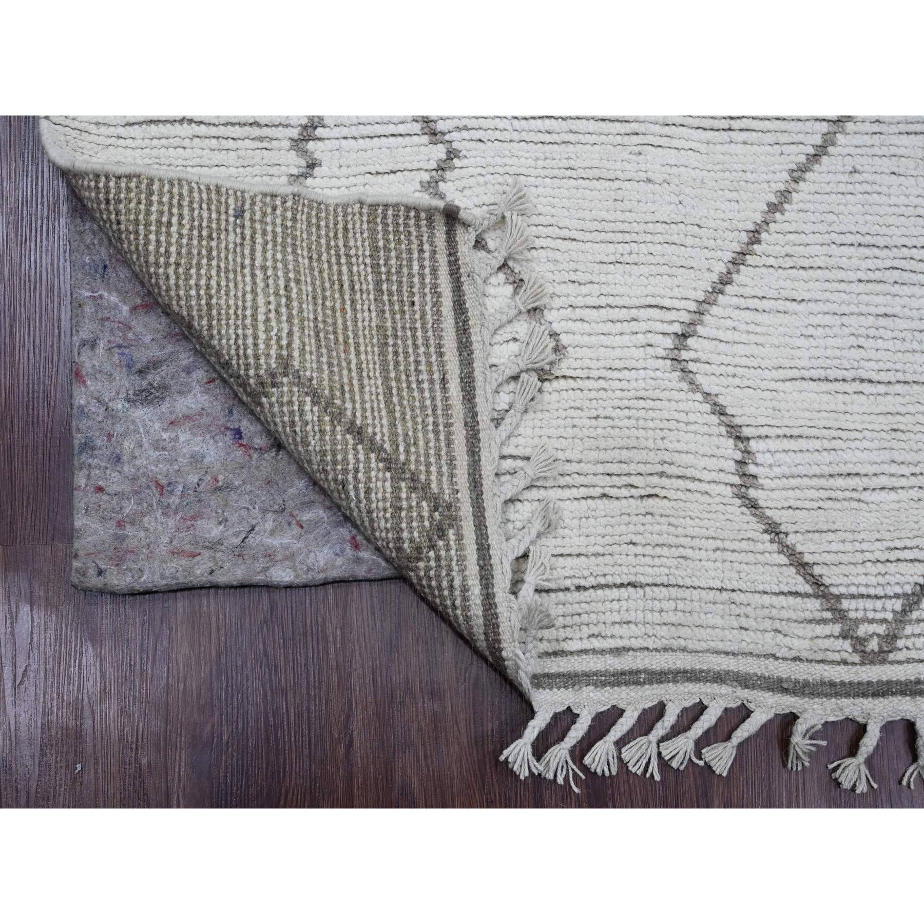 3'3"x15'5" Chiffon White, Moroccan Weave with Geometric Serrated Design, Soft Wool, Hand Knotted, Textured Pile, XL Runner, Oriental Rug Sh20292