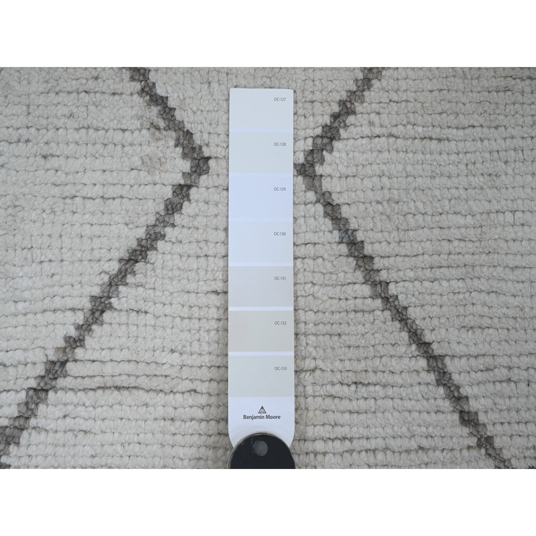 3'3"x15'5" Chiffon White, Moroccan Weave with Geometric Serrated Design, Soft Wool, Hand Knotted, Textured Pile, XL Runner, Oriental Rug Sh20292