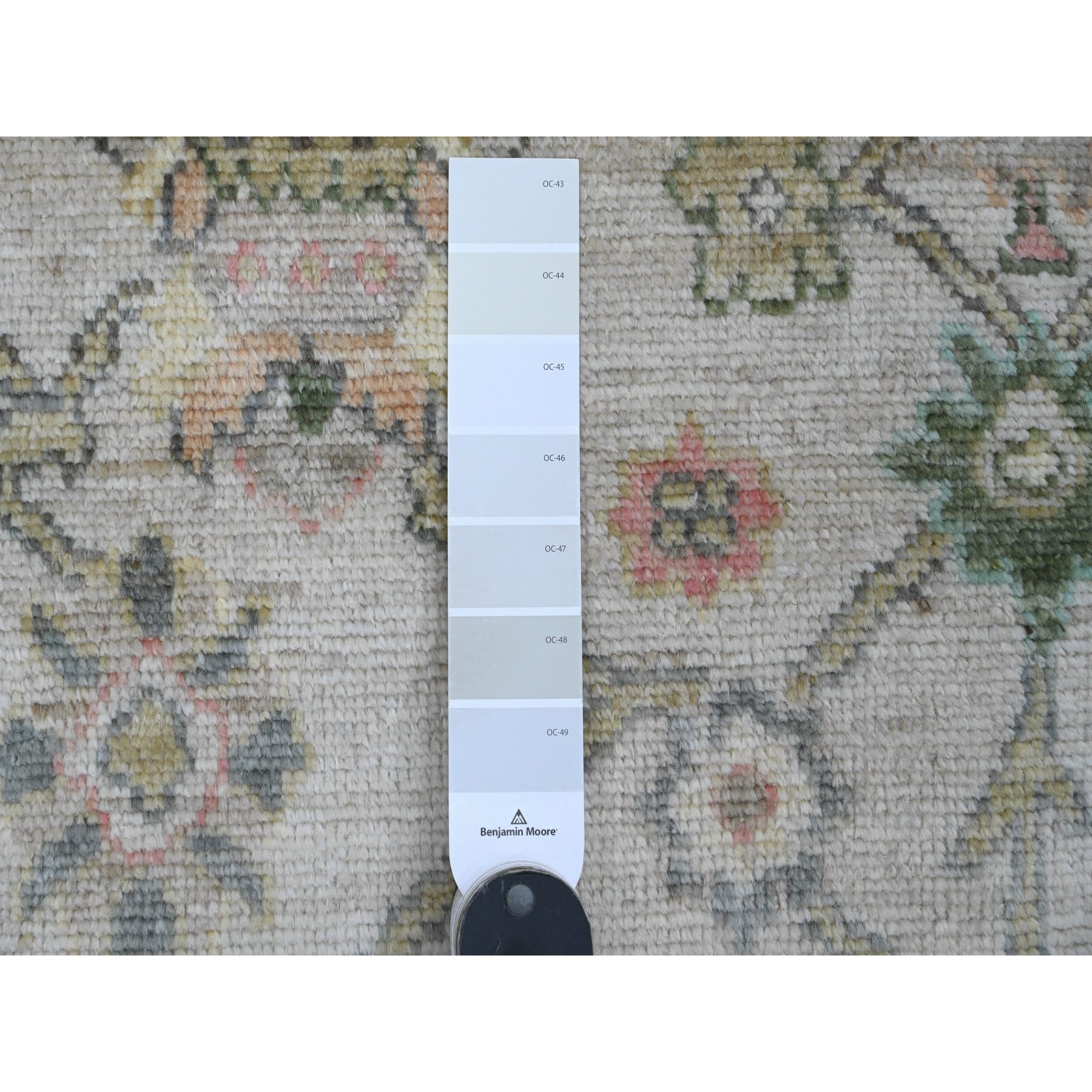 2'x3' Chiffon White, Afghan Angora Oushak with Colorful Leaf Pattern, Hand Knotted, Natural Dyes, Pure Wool, Mat, Oriental Rug Sh20319