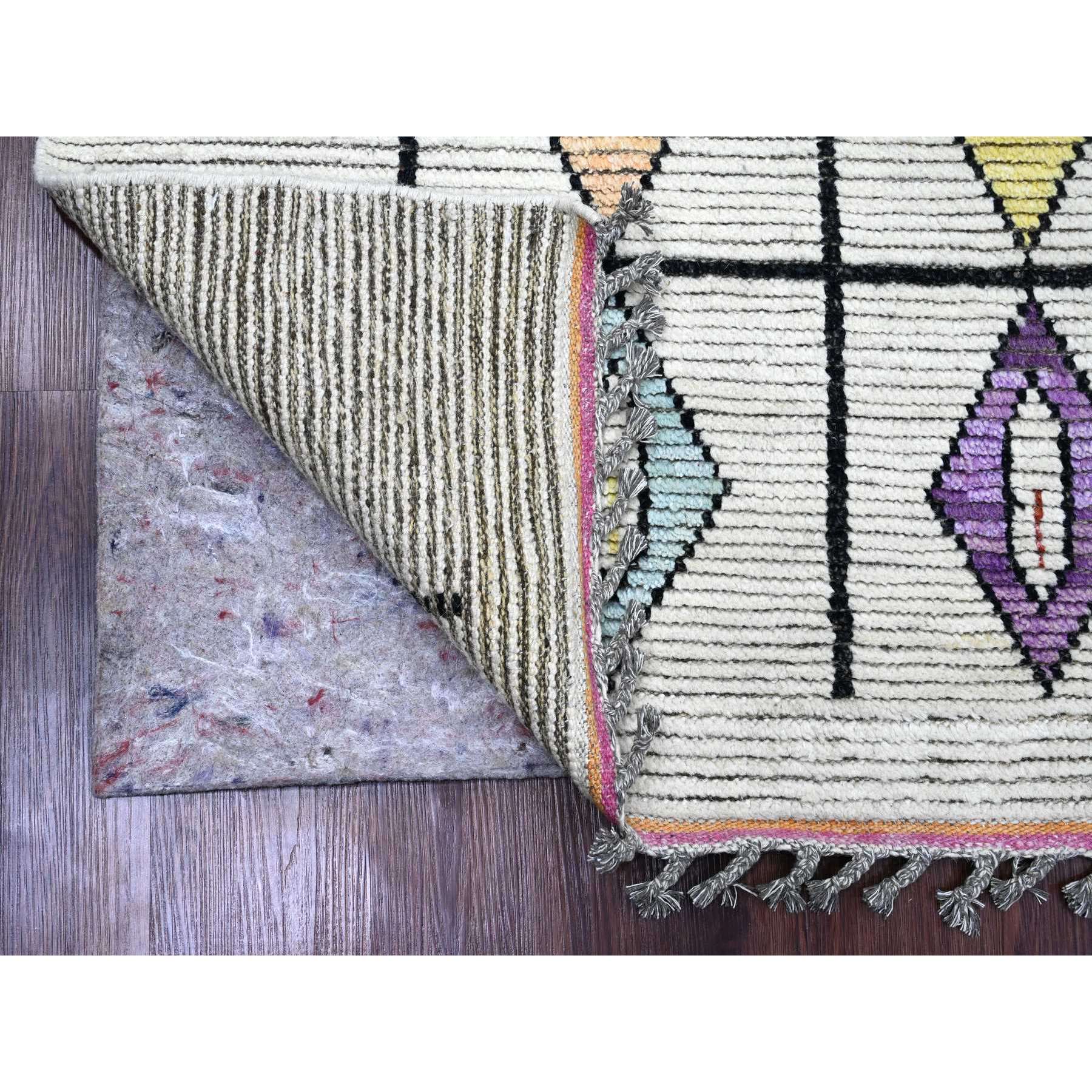 5'5"x9' Pearl White, Moroccan Weave with Colorful Geometric Design, Hand Knotted, Soft Wool, Tone on Tone, Textured Pile, Oriental Rug Sh20347