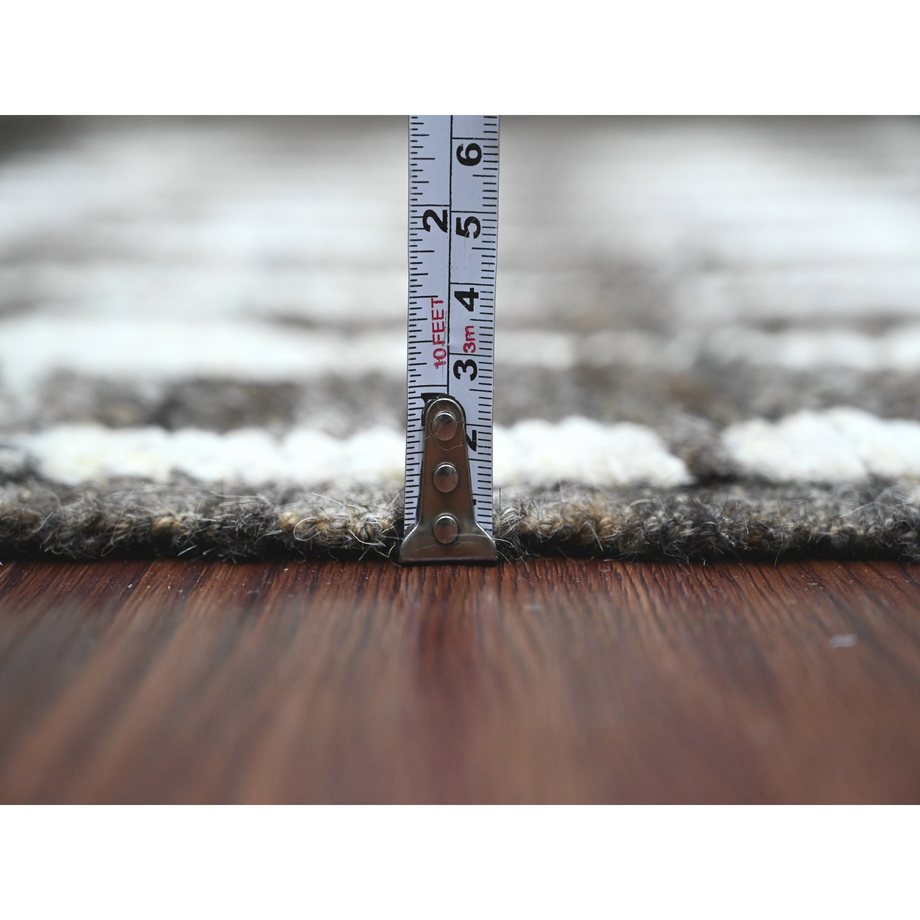 5'6"x8' Pebble Gray, Moroccan Weave with Geometric Design, Tone on Tone, Hand Knotted, Soft Wool, Textured Pile, Oriental Rug Sh20546