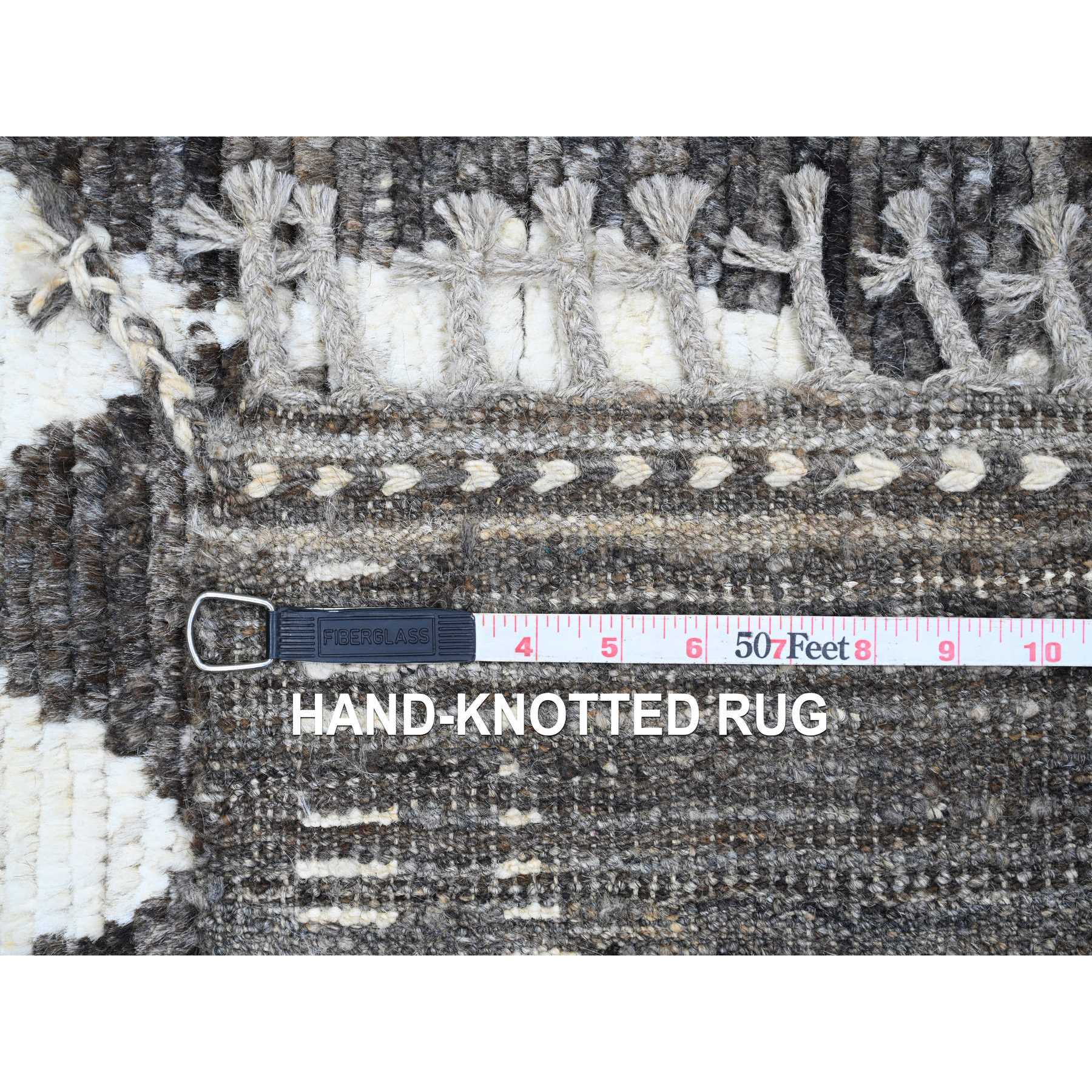 5'6"x8' Pebble Gray, Moroccan Weave with Geometric Design, Tone on Tone, Hand Knotted, Soft Wool, Textured Pile, Oriental Rug Sh20546