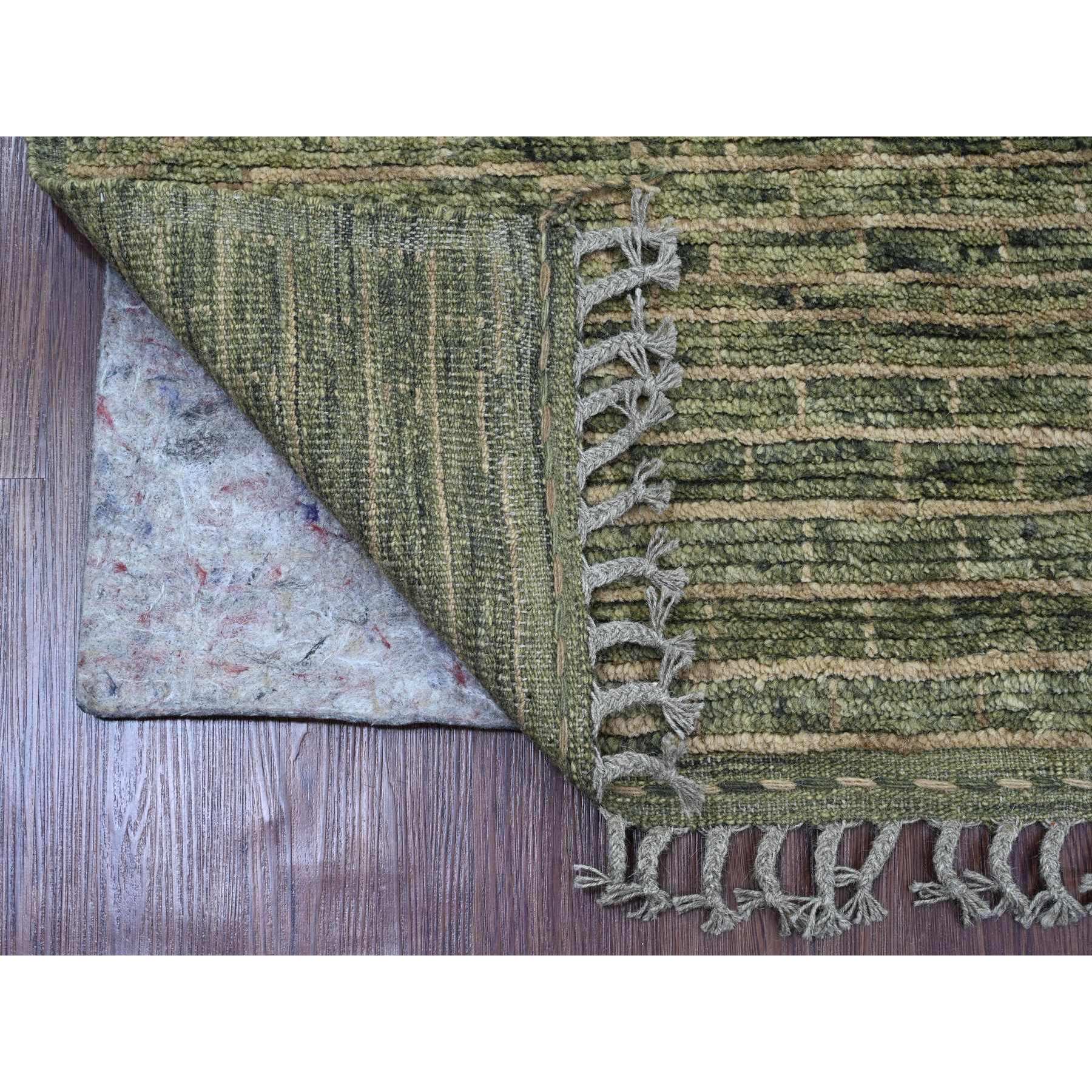 4'5"x7'8" Seaweed Green, Moroccan Weave with Geometric Brick Pattern, Hand Knotted, Tone on Tone, Soft Wool, Textured Pile, Oriental Rug Sh20549