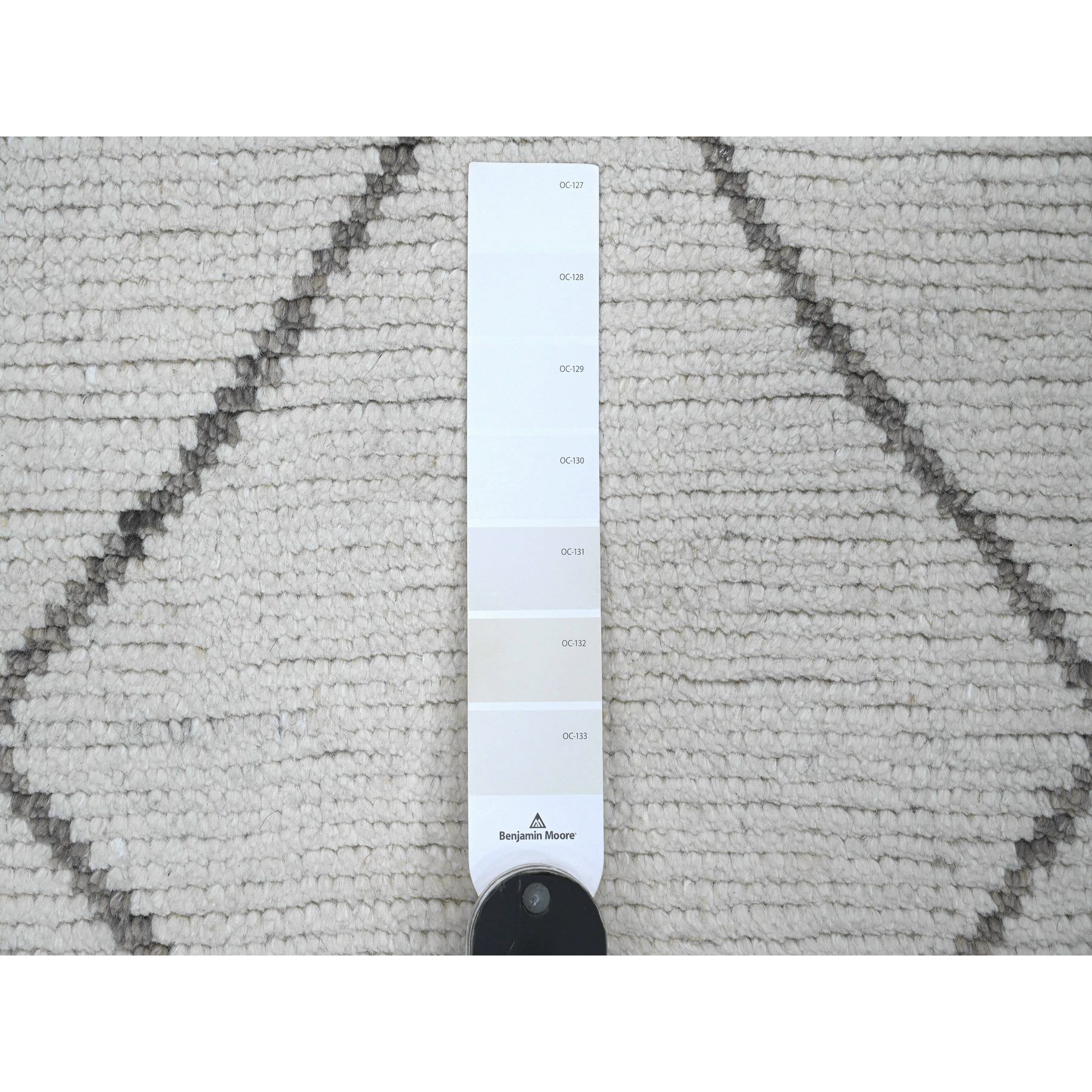 3'2"x15'4" Pearl White, Moroccan Weave with Serrated Pattern, Tone on Tone, Hand Knotted, Soft Wool, Textured Pile, XL Runner, Oriental Rug Sh20551