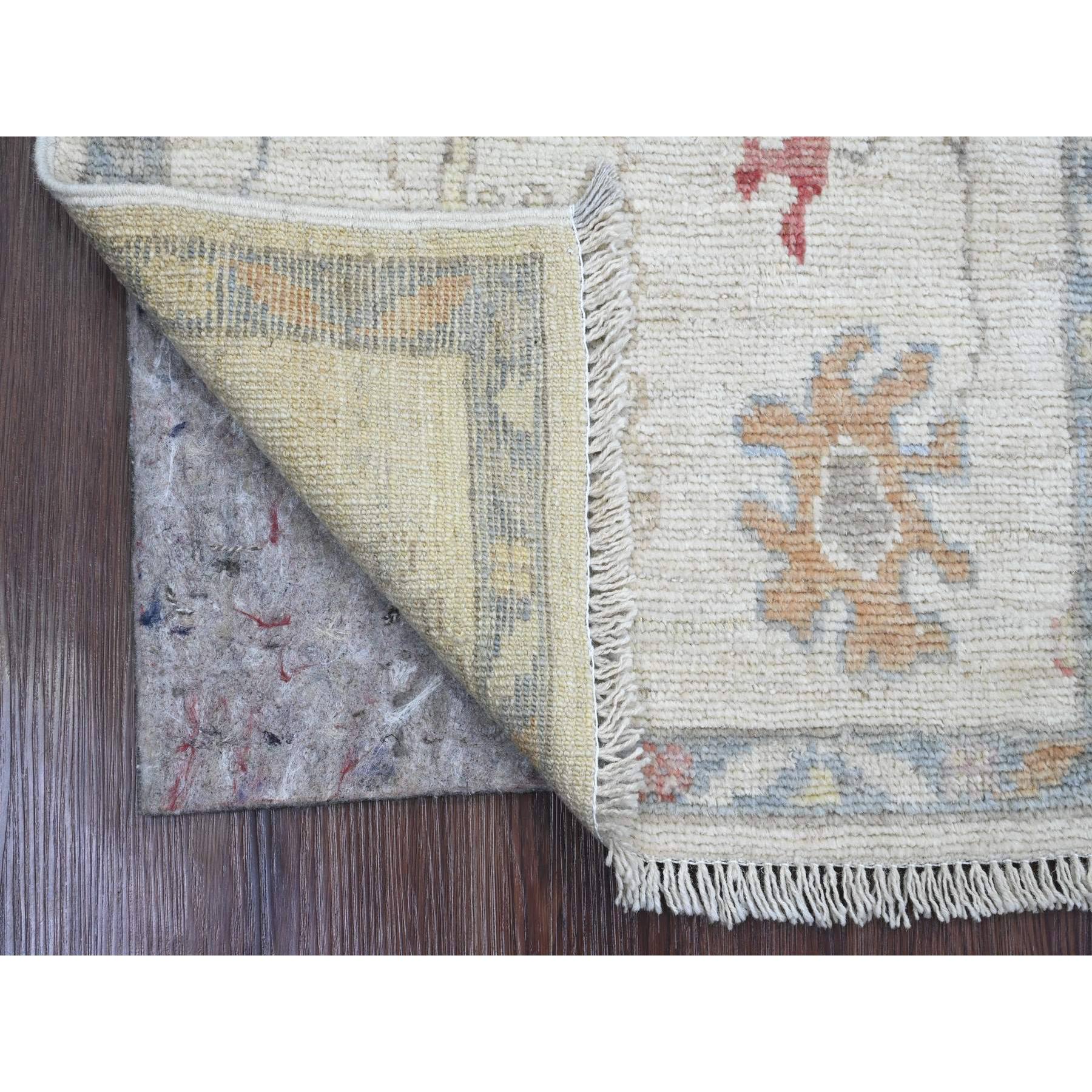 2'x3' Pristine White, Afghan Angora Oushak with Leaf Design, Hand Knotted, Vegetable Dyes, Pure Wool, Mat, Oriental Rug Sh20601