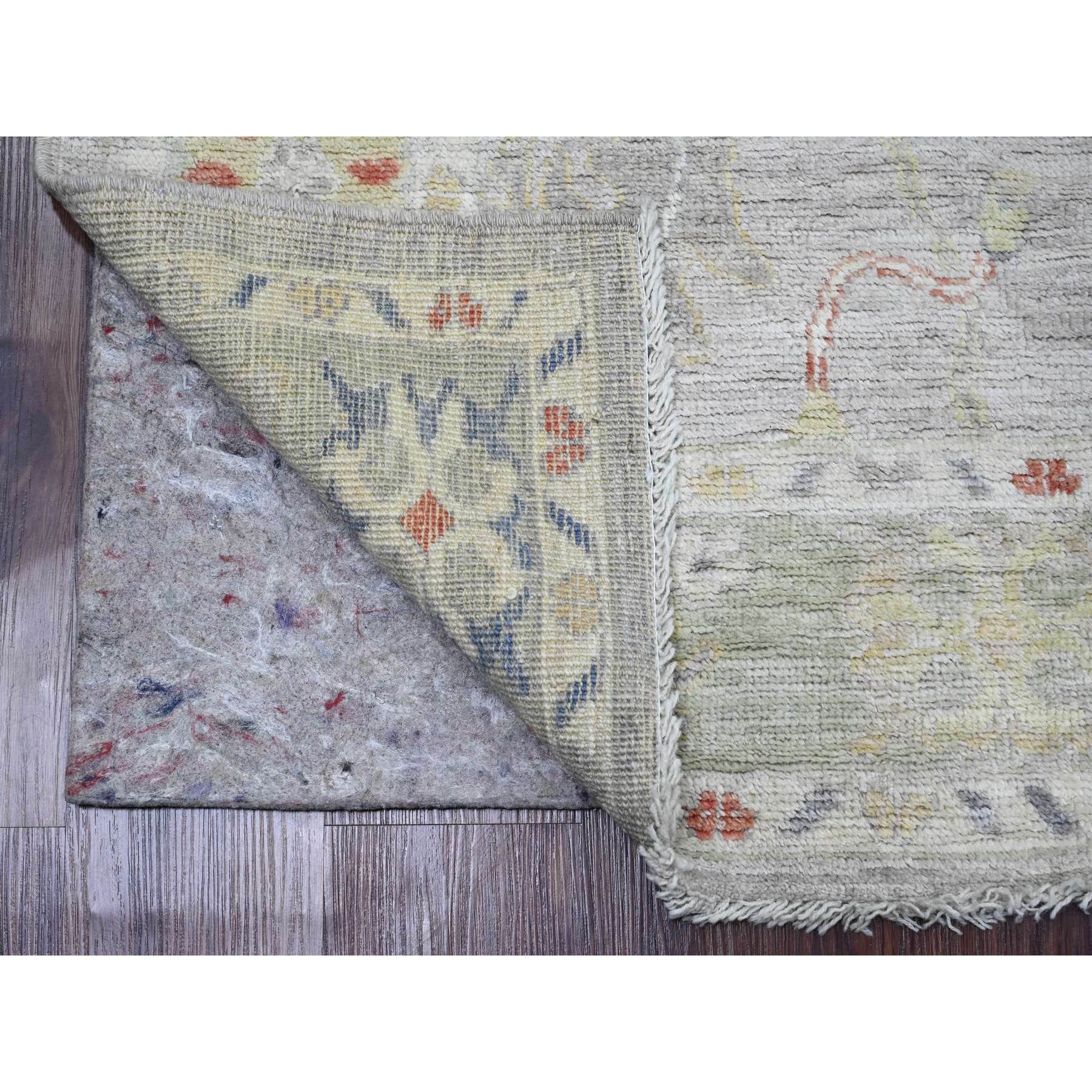 5'1"x6'7" Medium Gray, Afghan Angora Oushak with Colorful Leaf Pattern, Hand Knotted, Vegetable Dyes, 100% Wool, Oriental Rug Sh20605