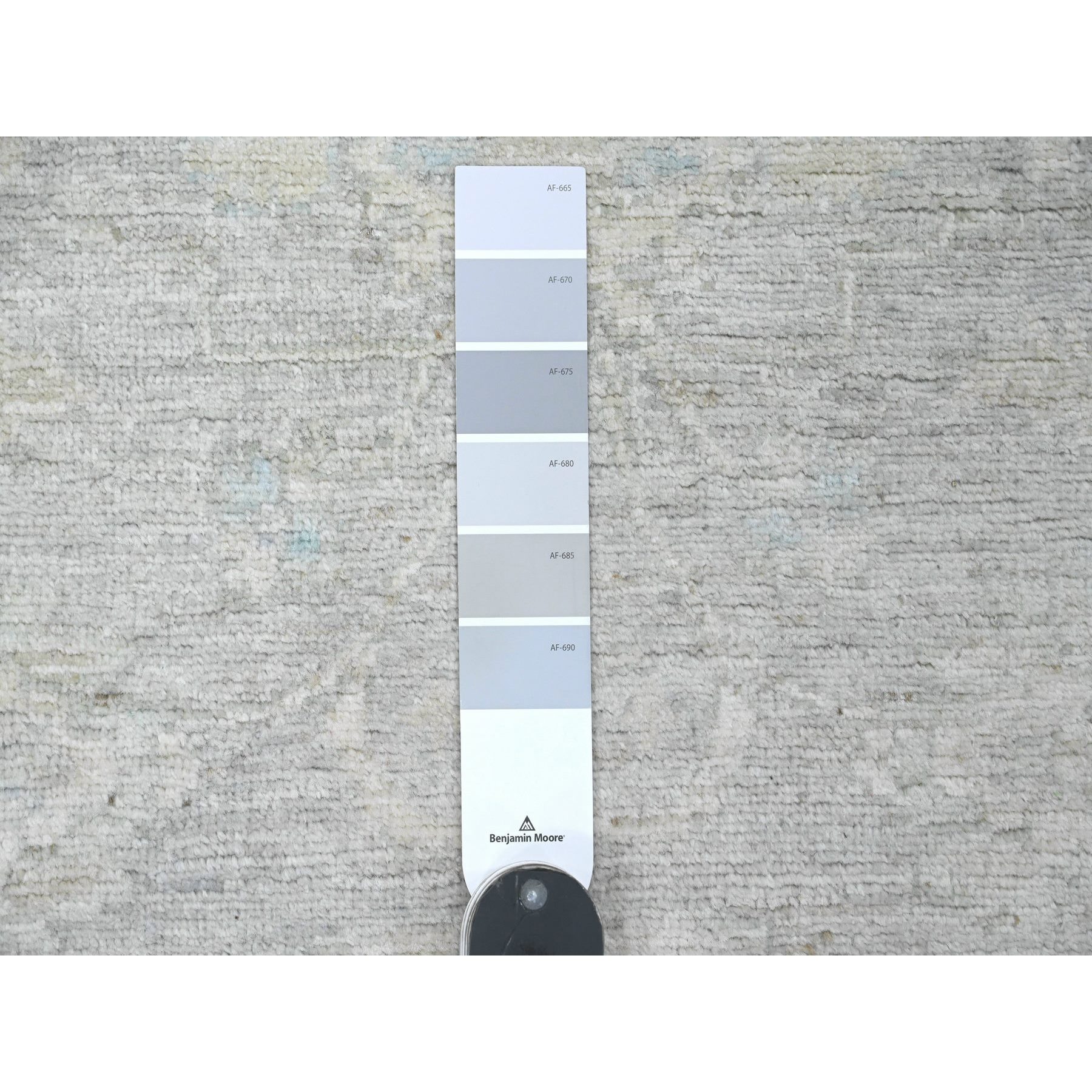 2'6"x5'9" Cloud Gray, Washed Out Peshawar with Faded Out Leaf Design, Natural Dyes, 100% Wool, Hand Knotted, Short Runner, Oriental Rug Sh20686