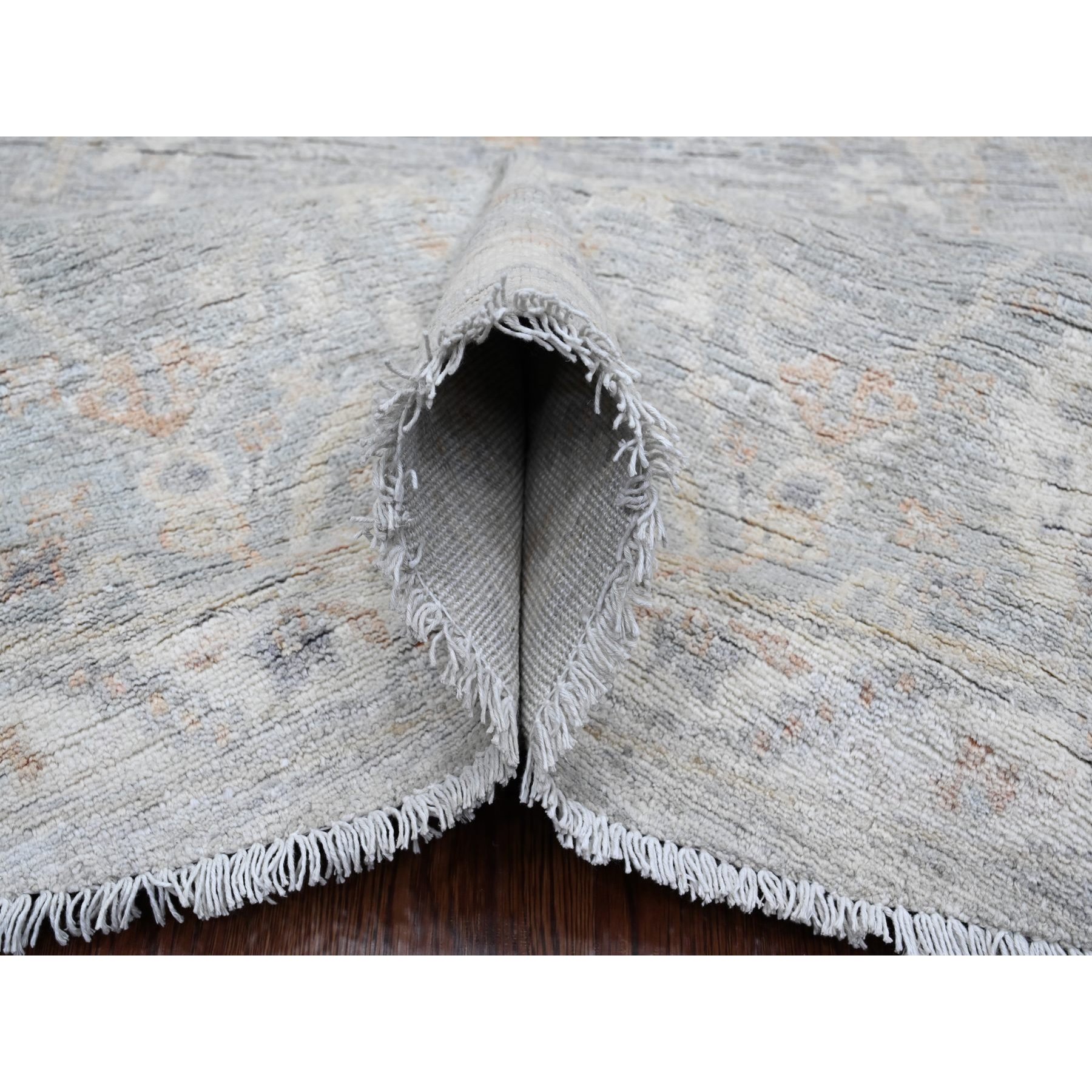 7'9"x7'9" Cloud Gray, Washed Out Peshawar with Ziegler Mahal Design, Hand Knotted, High Mountain Wool, Densely Woven, Round, Oriental Rug Sh20731