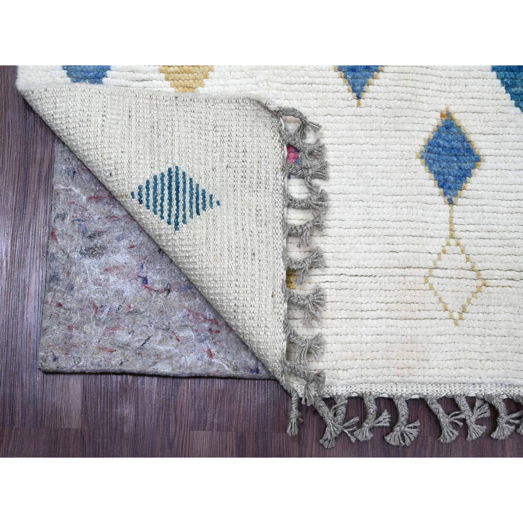 6'x9'3" Pearl White, Moroccan Weave with Colorful Geometric Pattern, Hand Knotted, Soft Wool, Tone on Tone, Textured Pile, Oriental Rug Sh20742