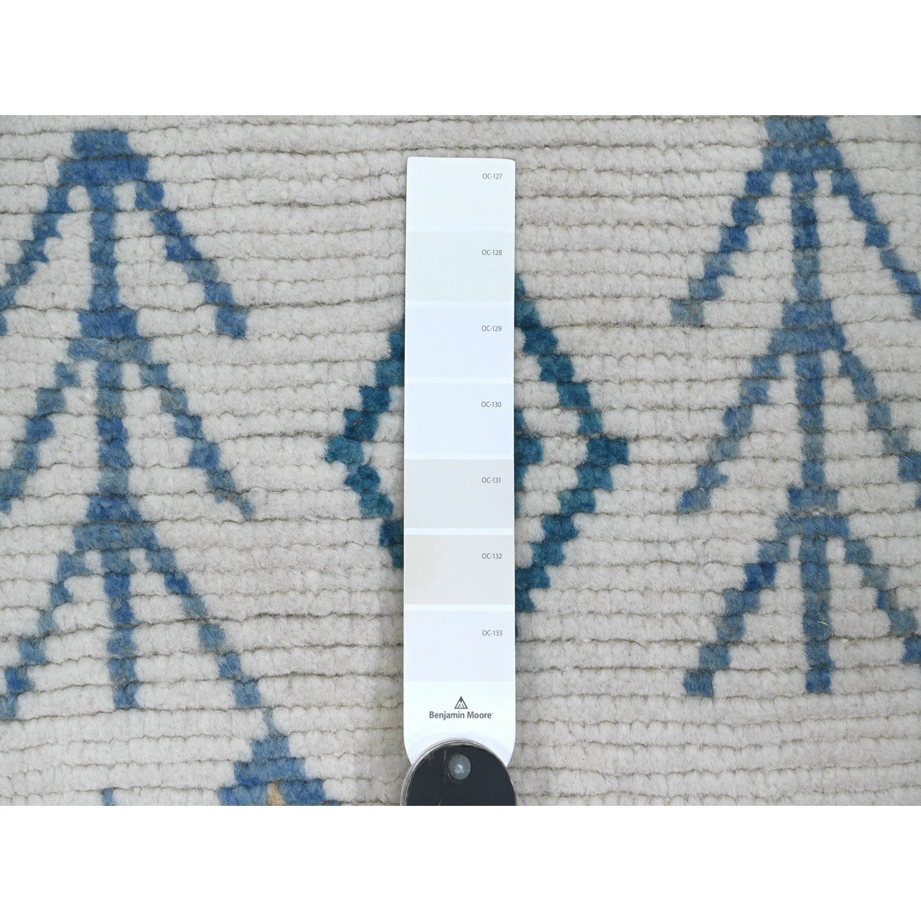6'x9'3" Pearl White, Moroccan Weave with Colorful Geometric Pattern, Hand Knotted, Soft Wool, Tone on Tone, Textured Pile, Oriental Rug Sh20742