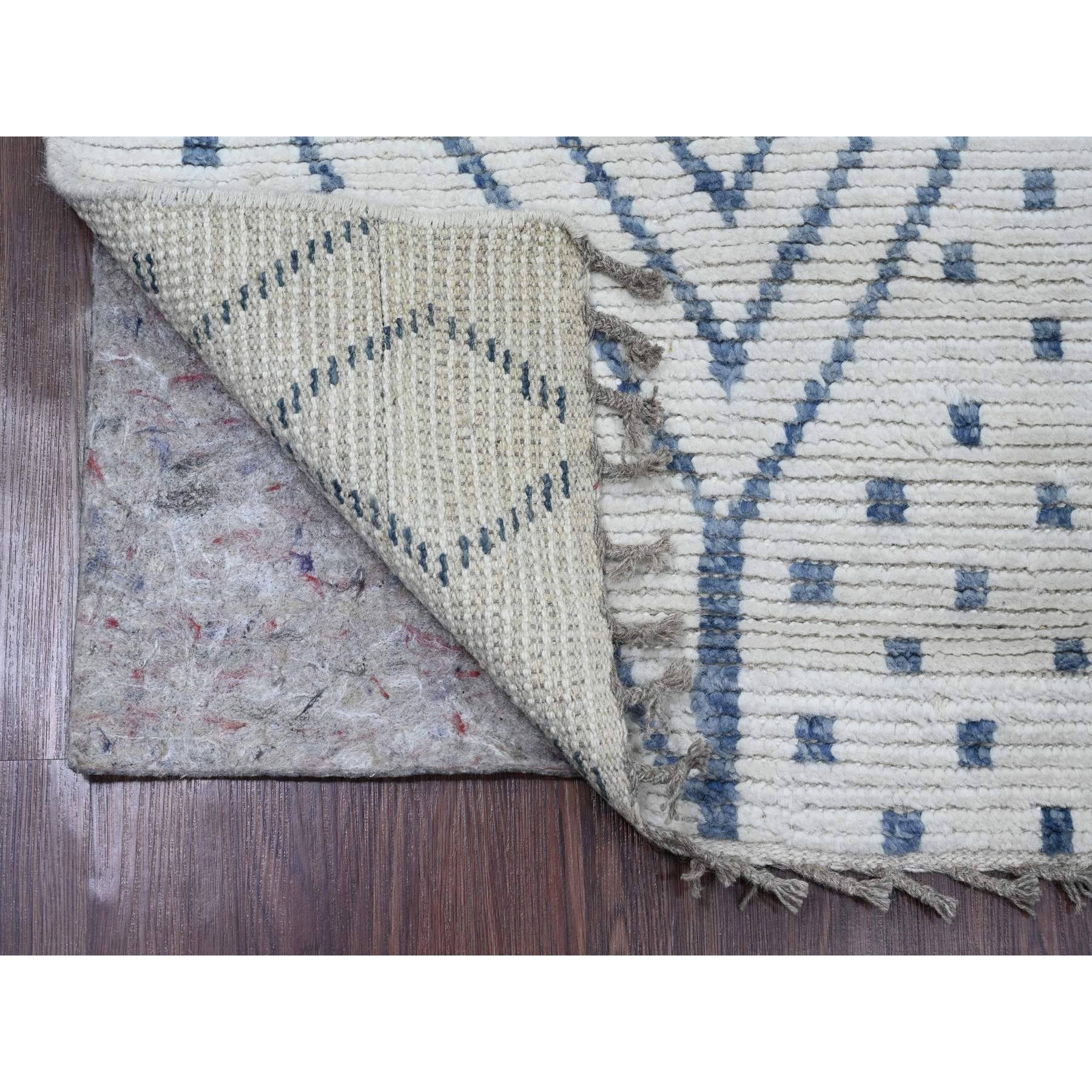 2'5"x10'6" Daisy White, Moroccan Weave with Geometric Pattern, Soft Wool, Hand Knotted, Tone on Tone, Textured Pile, Runner, Oriental Rug Sh20748