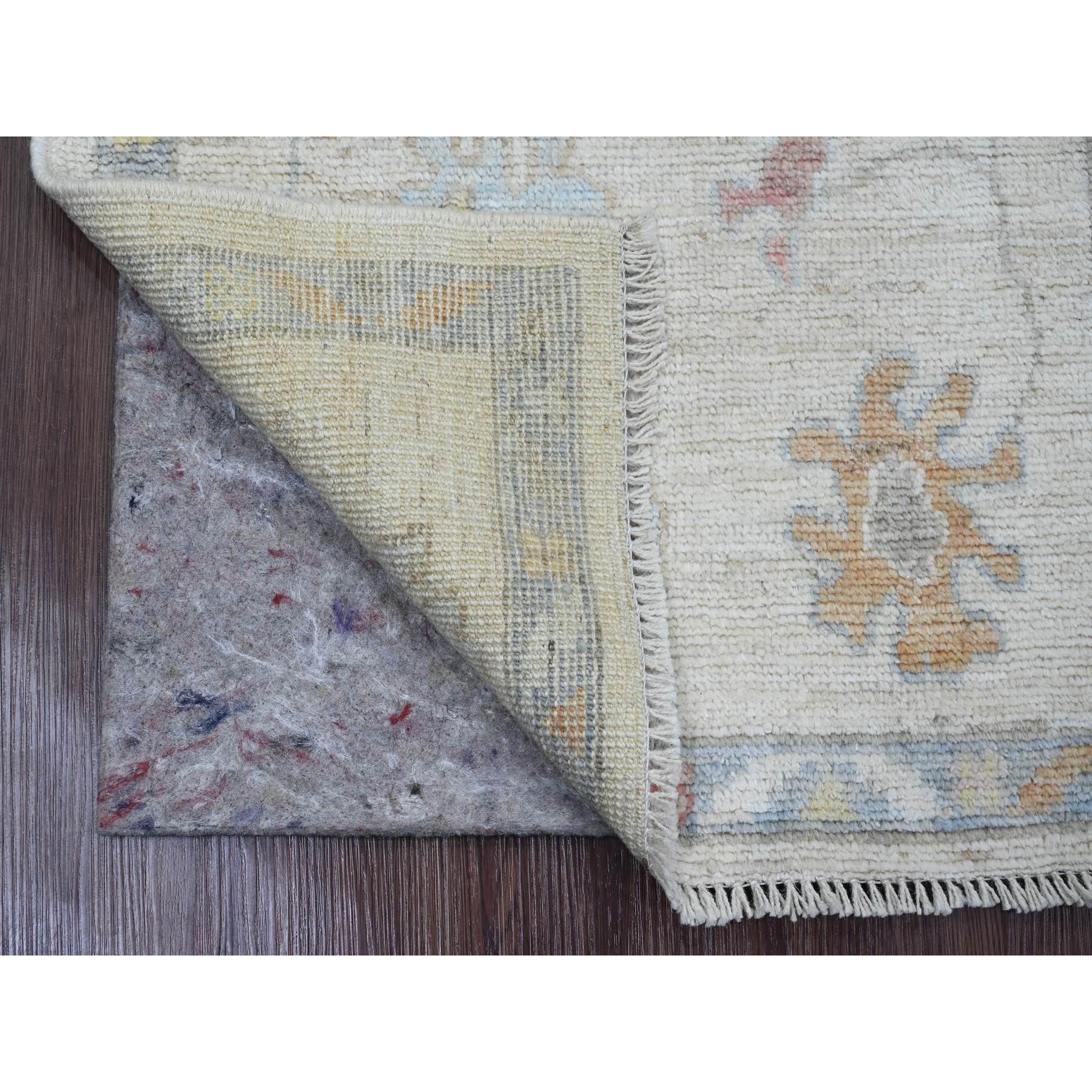 2'1"x3' Pearl White, Pure Wool, Afghan Angora Oushak with Leaf Design, Hand Knotted, Vegetable Dyes, Mat, Oriental Rug Sh20761