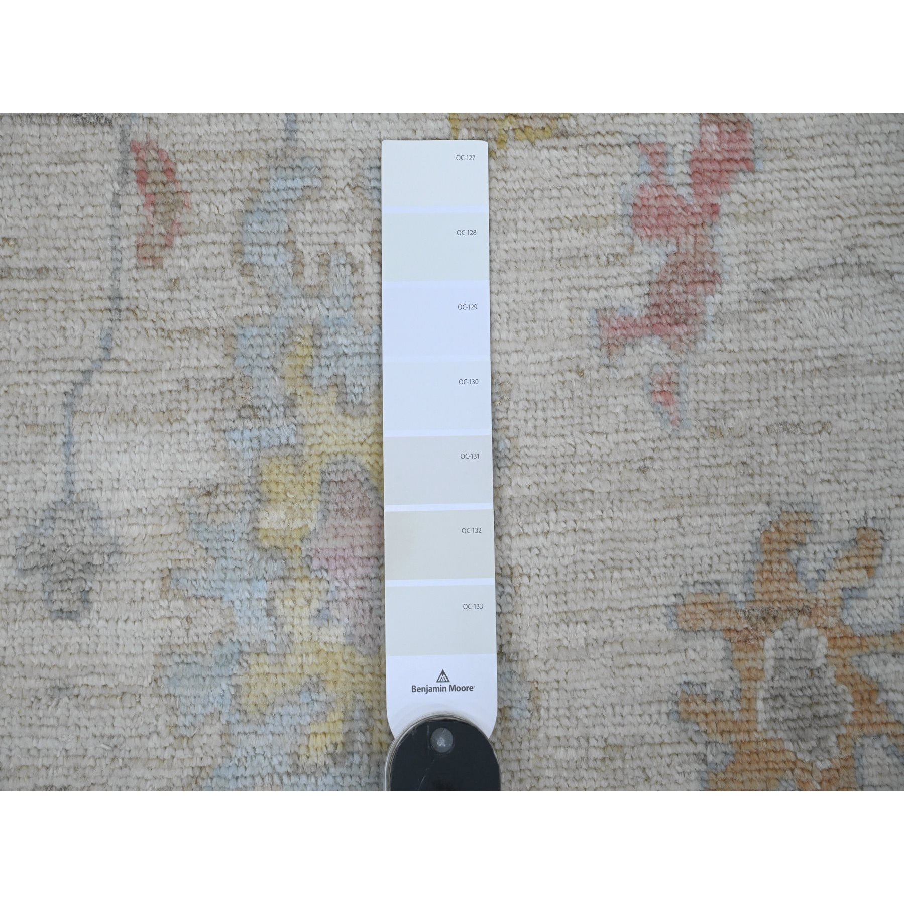 2'1"x3' Pearl White, Pure Wool, Afghan Angora Oushak with Leaf Design, Hand Knotted, Vegetable Dyes, Mat, Oriental Rug Sh20761