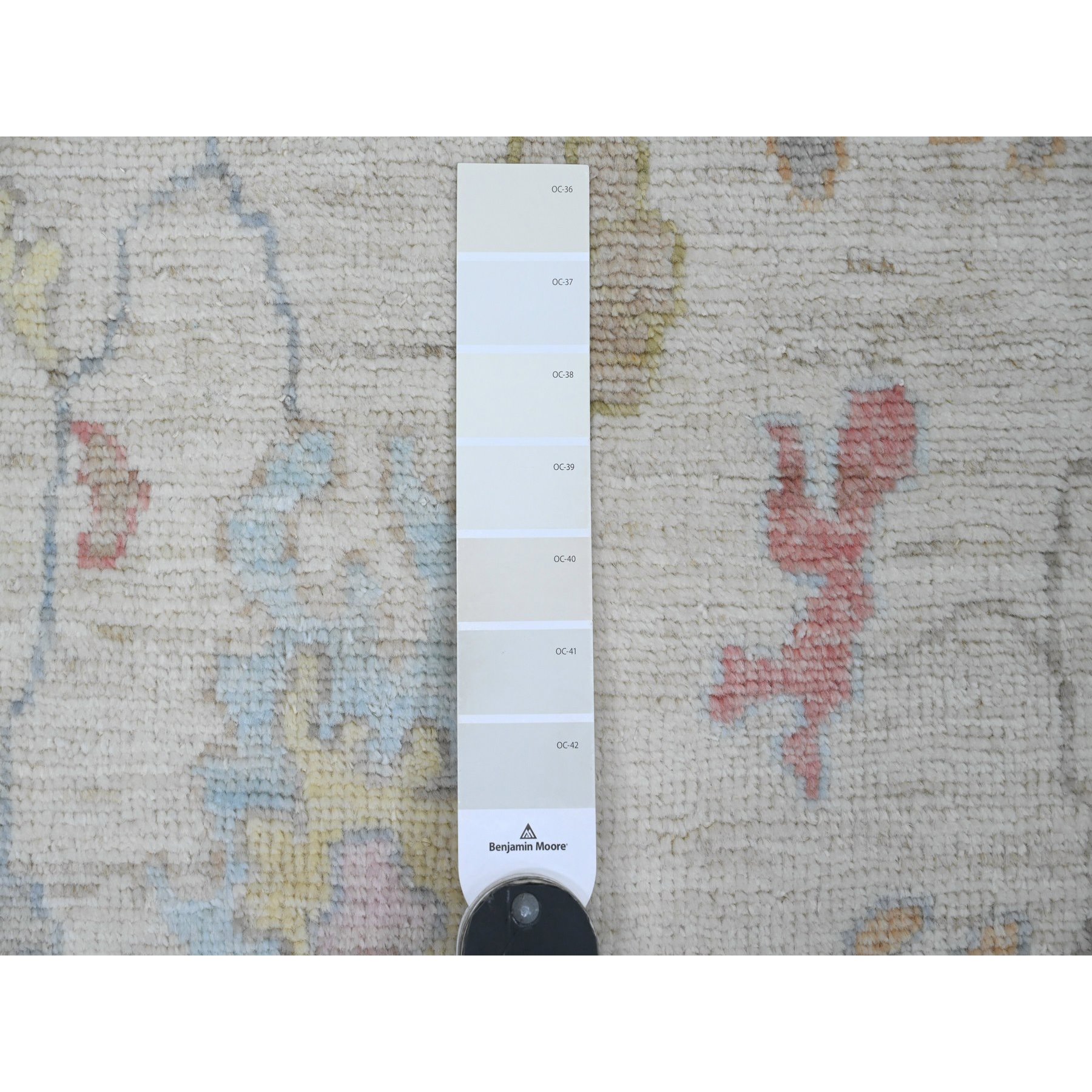 2'2"x3' Pristine White, Afghan Angora Oushak with Leaf Design, Pure Wool, Hand Knotted, Veggie Dyes, Mat, Oriental Rug Sh20790