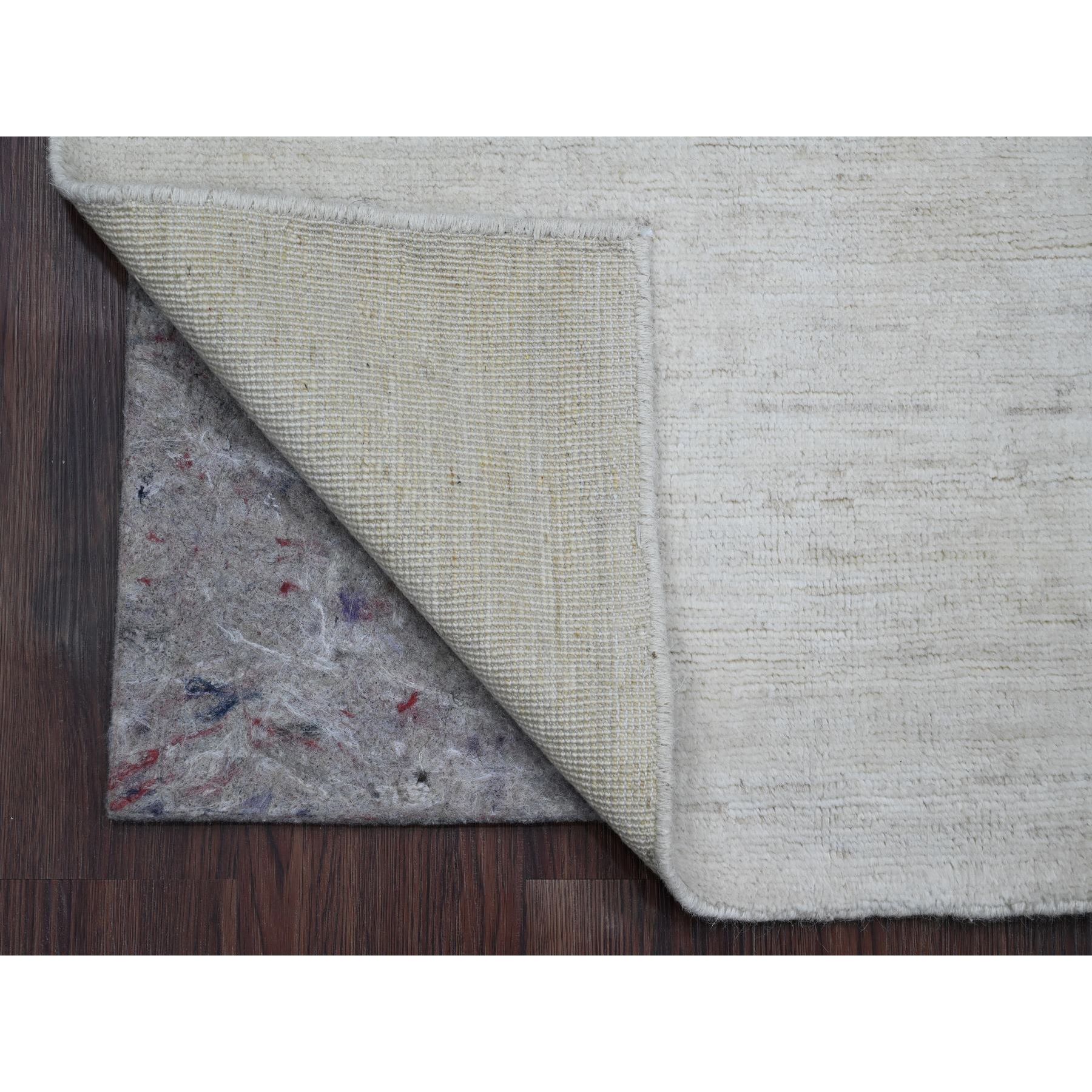 2'x3' Alabaster White, Plain Solid Pattern, Lush and Plush, Hand Knotted, Hand Spun Ghazni Wool, Mat, Oriental Rug Sh20825
