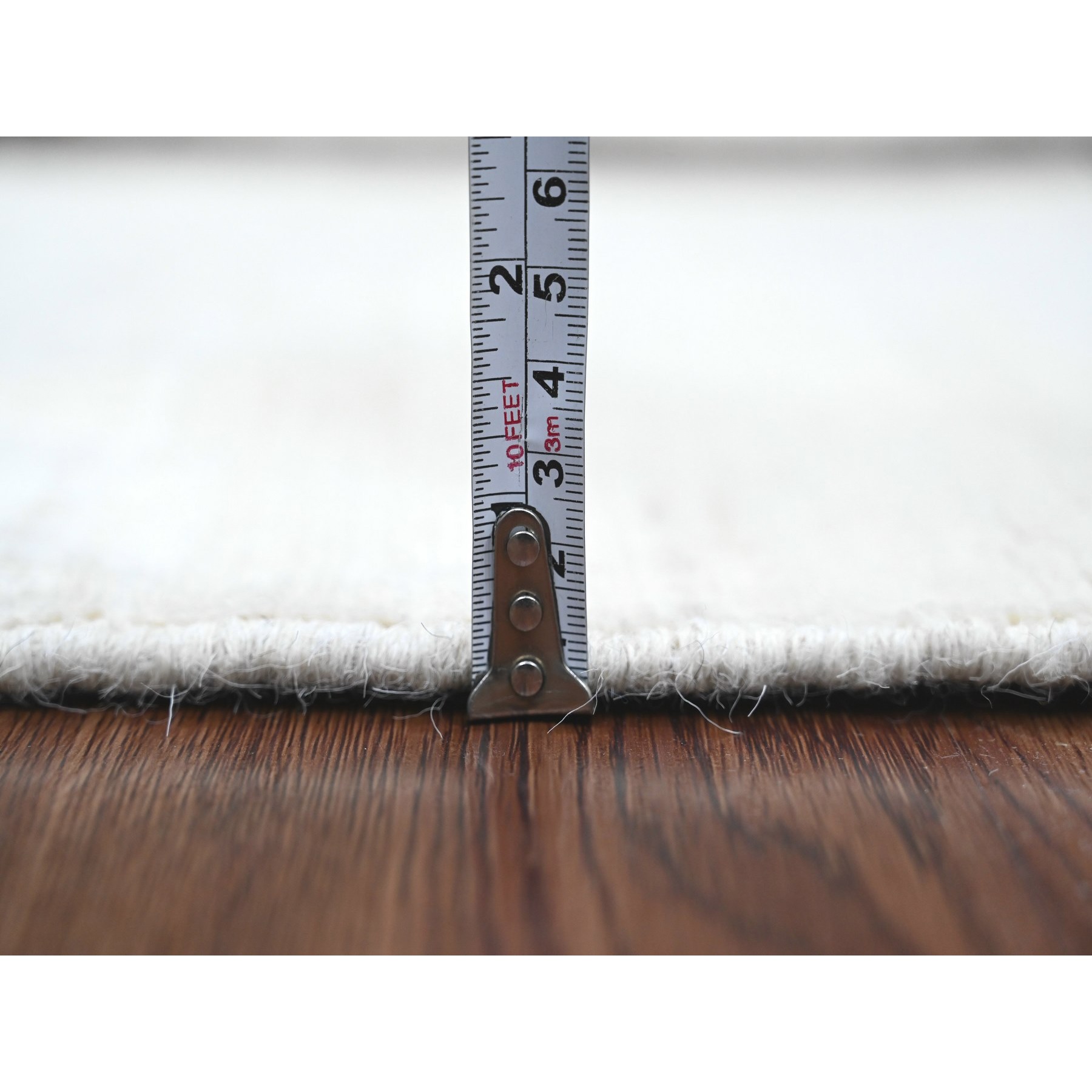 2'x3' Alabaster White, Plain Solid Pattern, Lush and Plush, Hand Knotted, Hand Spun Ghazni Wool, Mat, Oriental Rug Sh20825