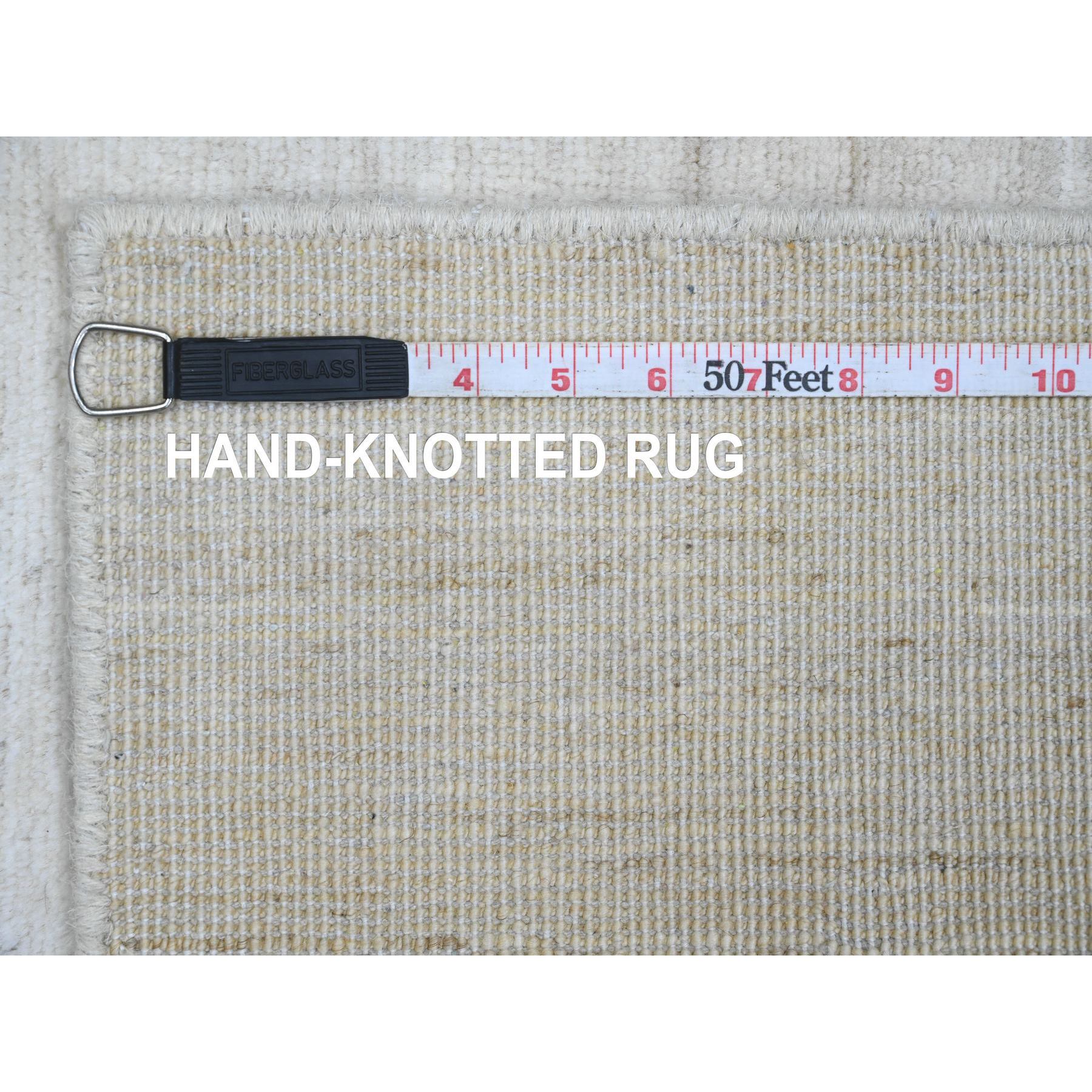 2'x3' Alabaster White, Plain Solid Pattern, Lush and Plush, Hand Knotted, Hand Spun Ghazni Wool, Mat, Oriental Rug Sh20825
