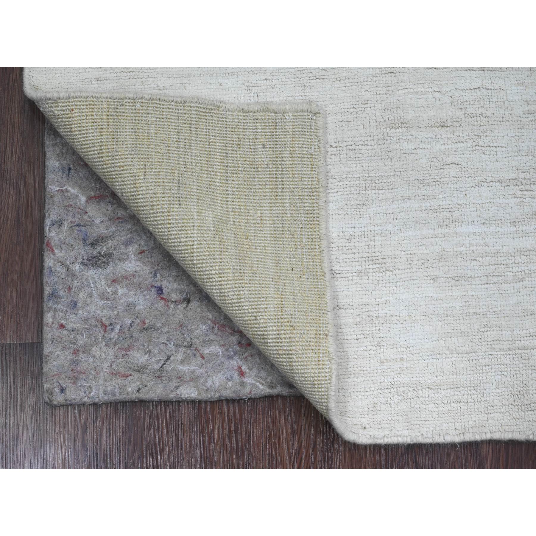 2'10"x4'9" Daisy White, Plain Solid Pattern, Hand Knotted, Hand Spun Ghazni Wool, Lush and Plush, Oriental Rug Sh20826