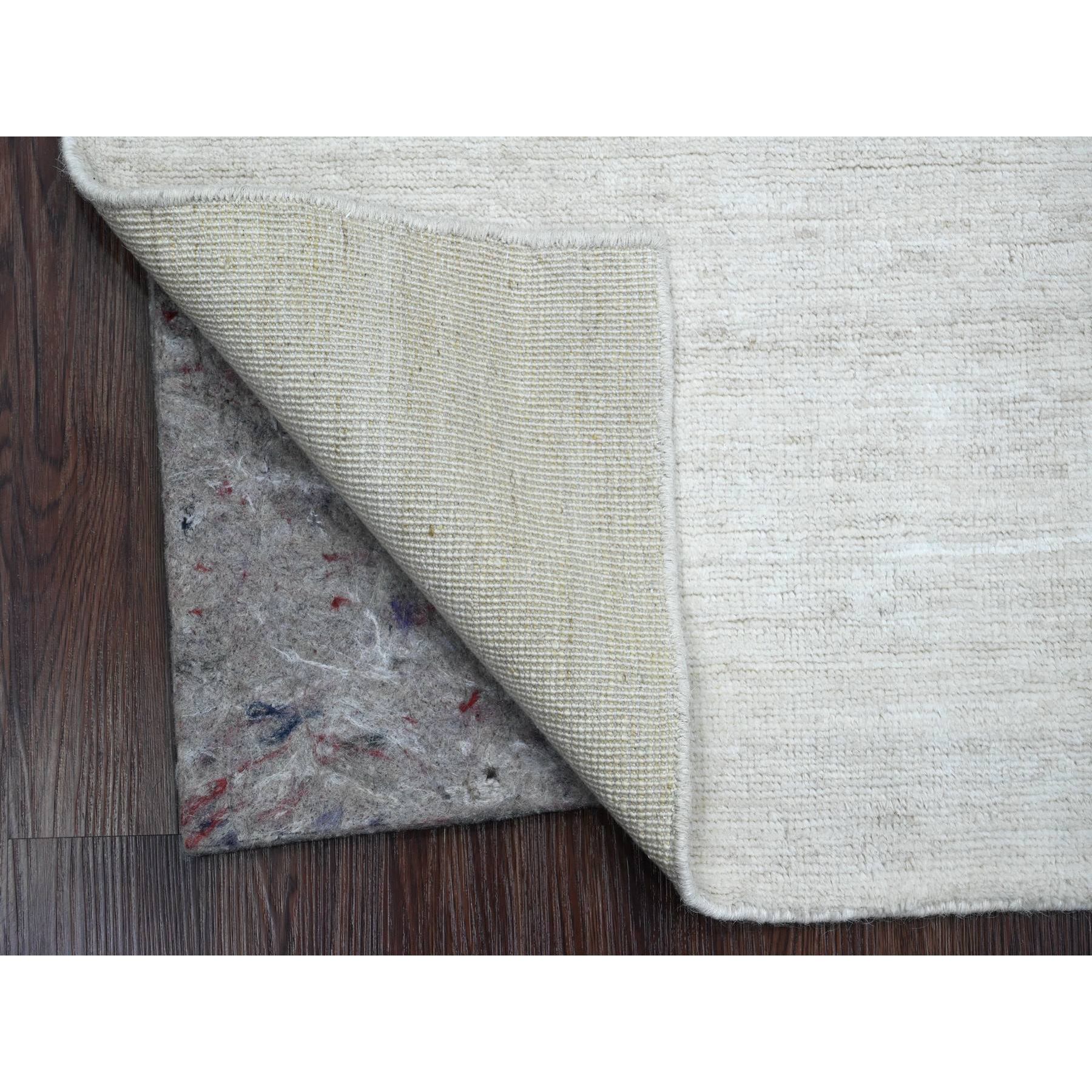 2'x3' Pearl White, Hand Knotted, Plain Solid Pattern, Hand Spun Ghazni Wool, Lush and Plush, Mat, Oriental Rug Sh20827