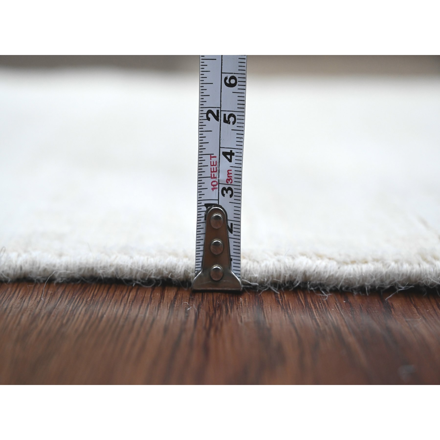2'x3' Pearl White, Hand Knotted, Plain Solid Pattern, Hand Spun Ghazni Wool, Lush and Plush, Mat, Oriental Rug Sh20827