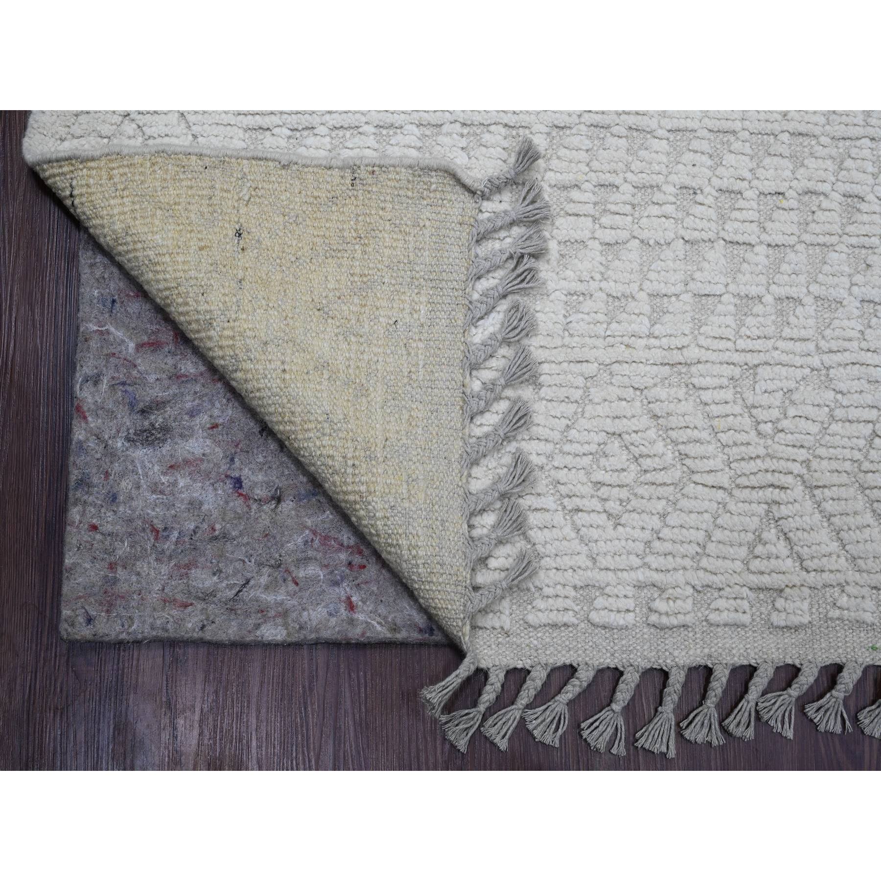 8'10"x12'8" Chiffon White, Moroccan Weave with Geometric Pattern, Hand Knotted, Soft Wool, Tone on Tone, Textured Pile, Oriental Rug Sh20833