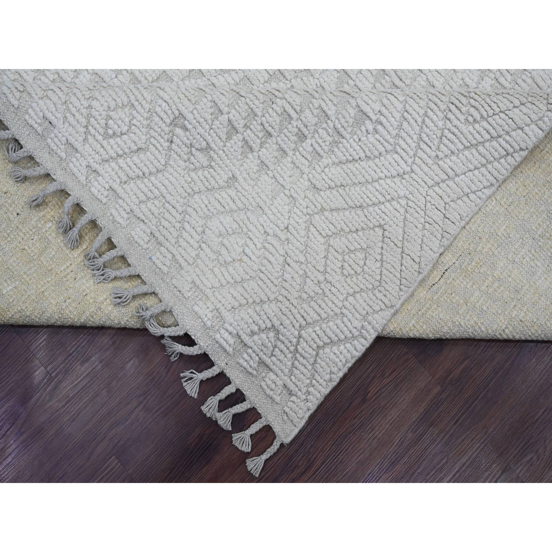 8'10"x12'8" Chiffon White, Moroccan Weave with Geometric Pattern, Hand Knotted, Soft Wool, Tone on Tone, Textured Pile, Oriental Rug Sh20833