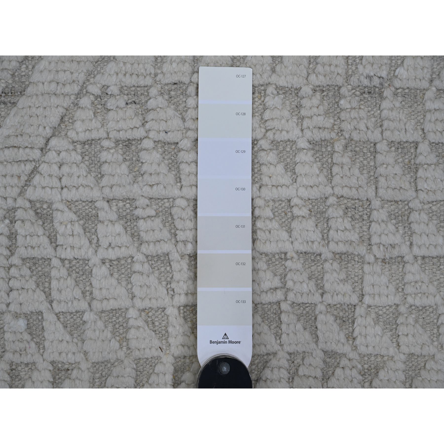 8'10"x12'8" Chiffon White, Moroccan Weave with Geometric Pattern, Hand Knotted, Soft Wool, Tone on Tone, Textured Pile, Oriental Rug Sh20833