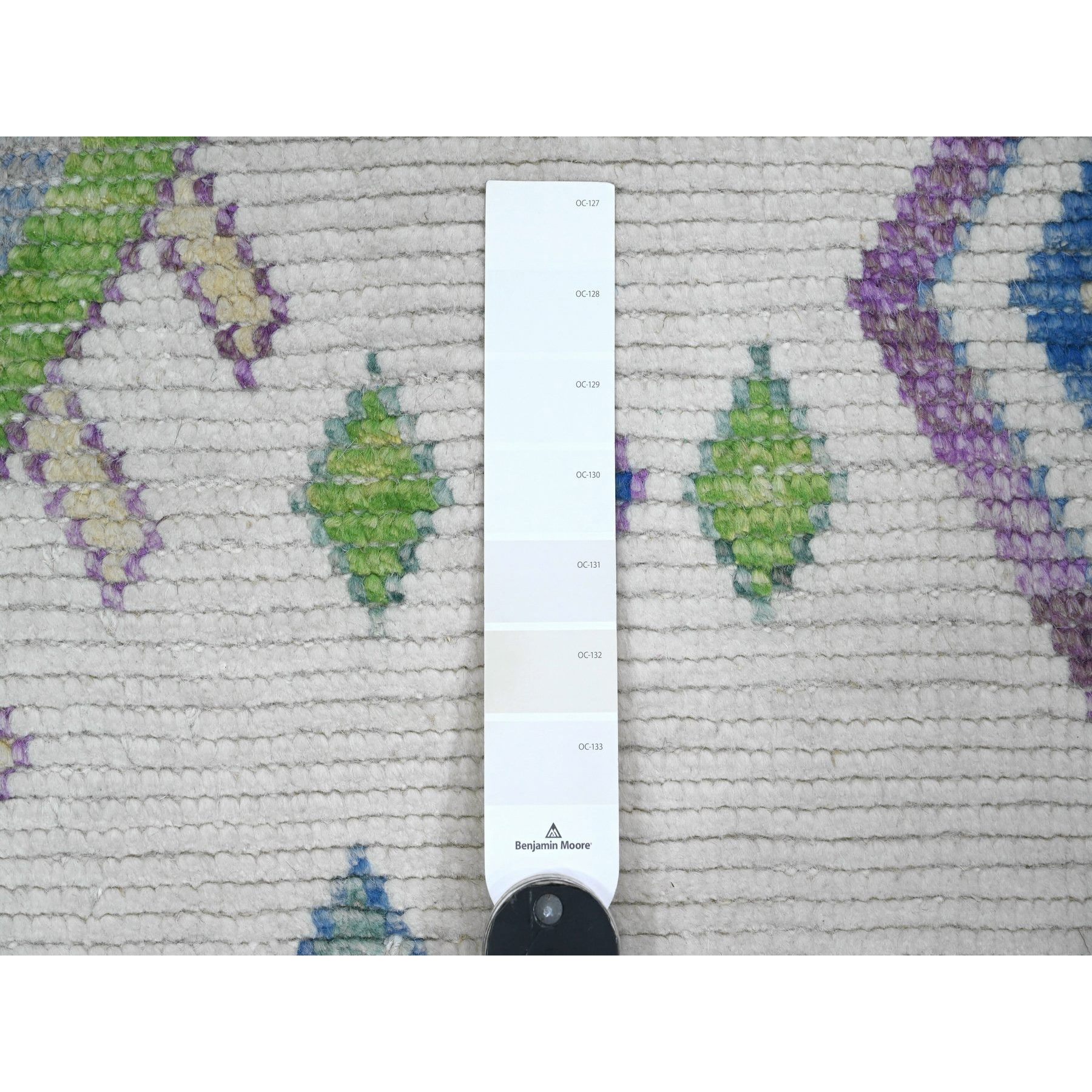5'x8' Pearl White, Hand Knotted, Moroccan Weave with Geometric Pattern, Soft Wool, Tone on Tone, Textured Pile, Oriental Rug Sh20836