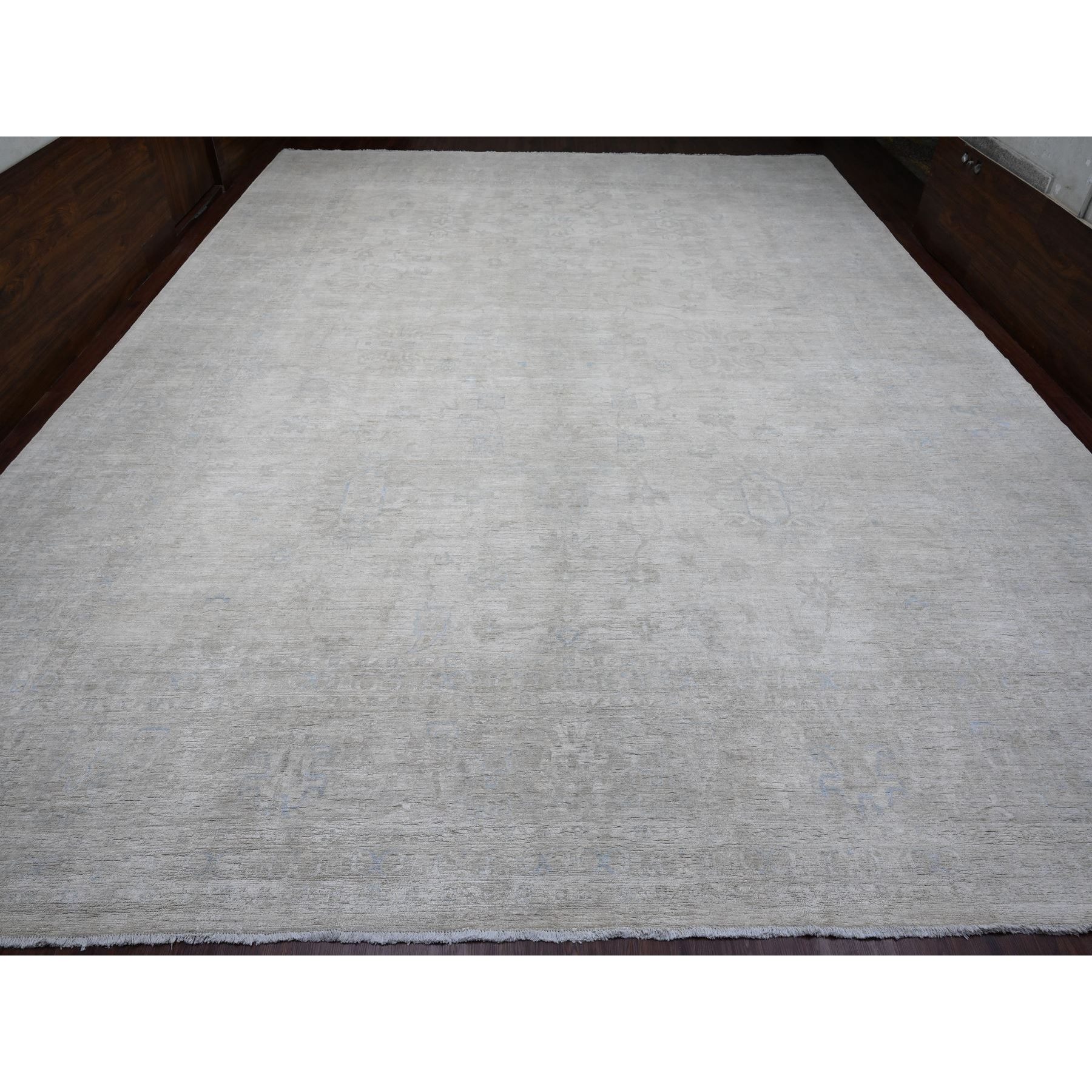 15'3"x19'2" Alabaster White, Washed Out Peshawar with Faded Out Leaf Design, Hand Knotted, Natural Dyes, 100% Wool, Oversized, Oriental Rug Sh20859