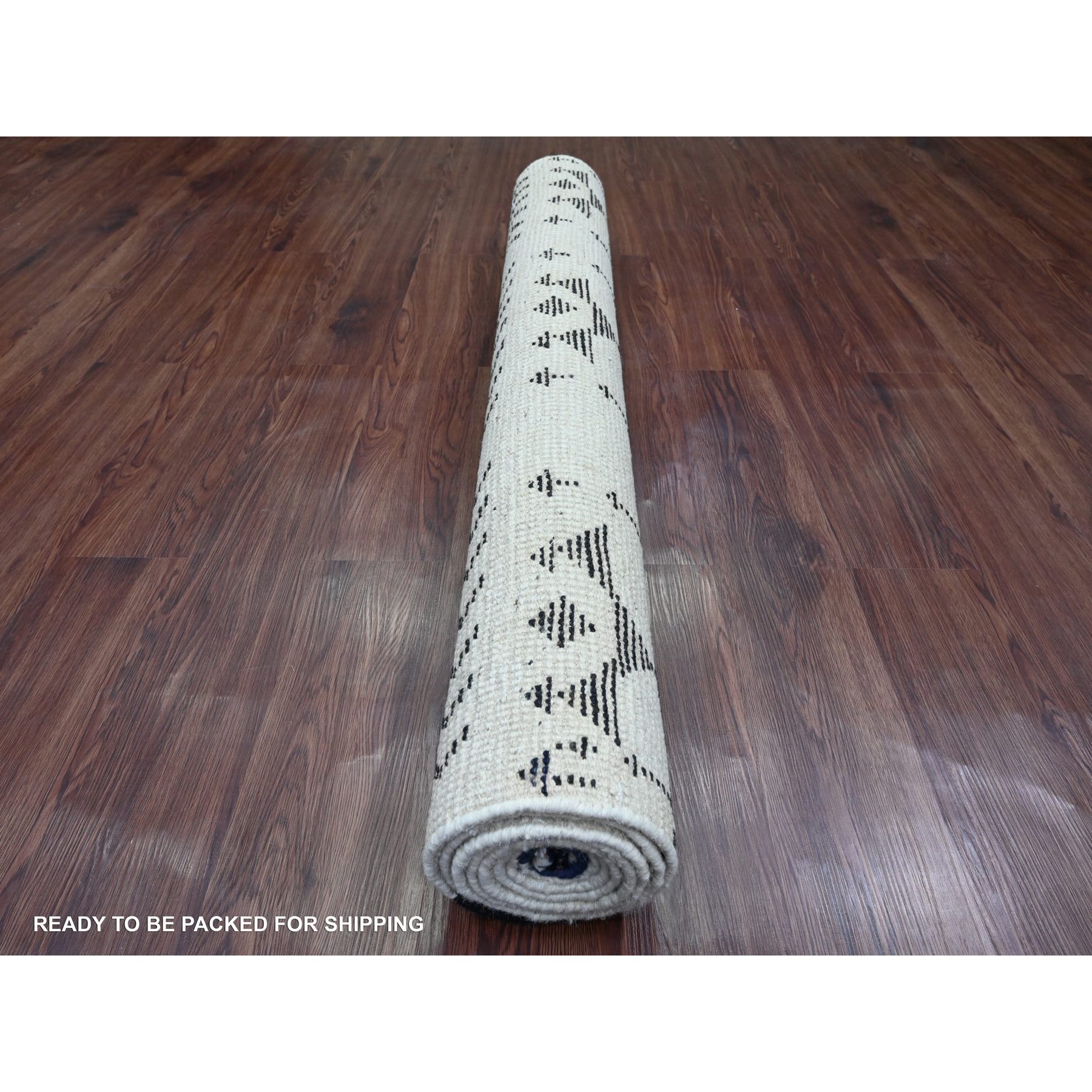 4'6"x8'8" Chiffon White, Moroccan Weave with Geometric Pattern, Hand Knotted, Soft Wool, Tone on Tone, Textured Pile, Oriental Rug Sh20944
