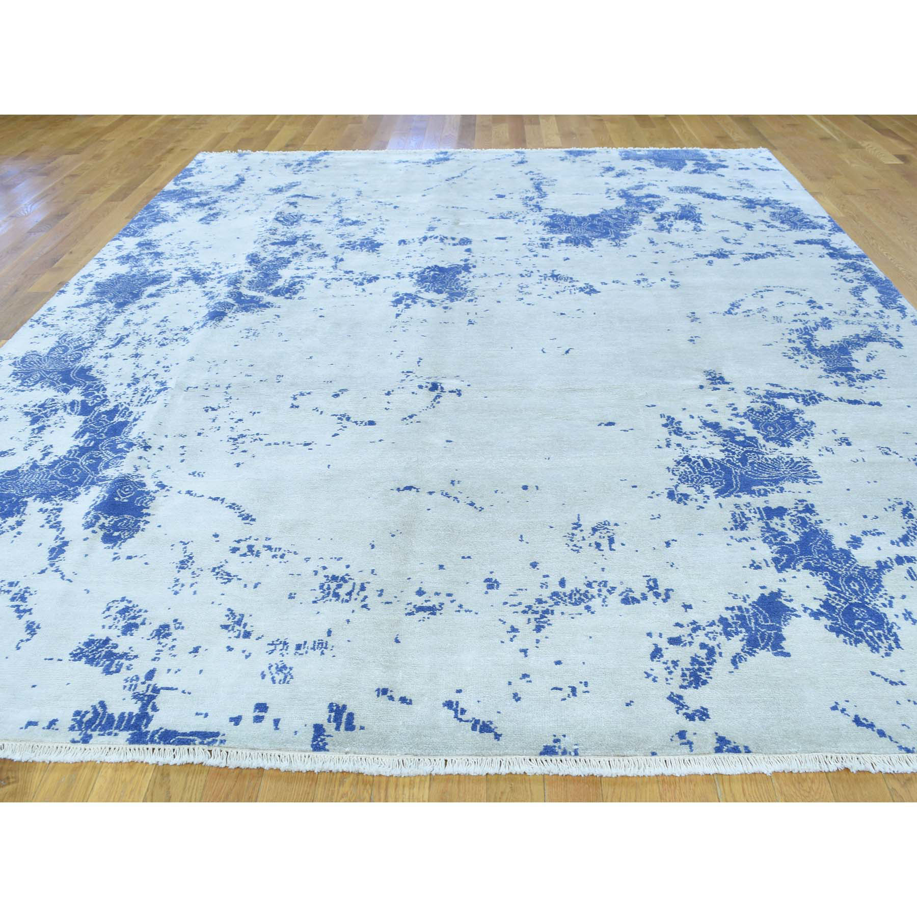 8-8 x11-10  On Clearance Broken Design Wool and Silk Hand-Knotted Oriental Rug 