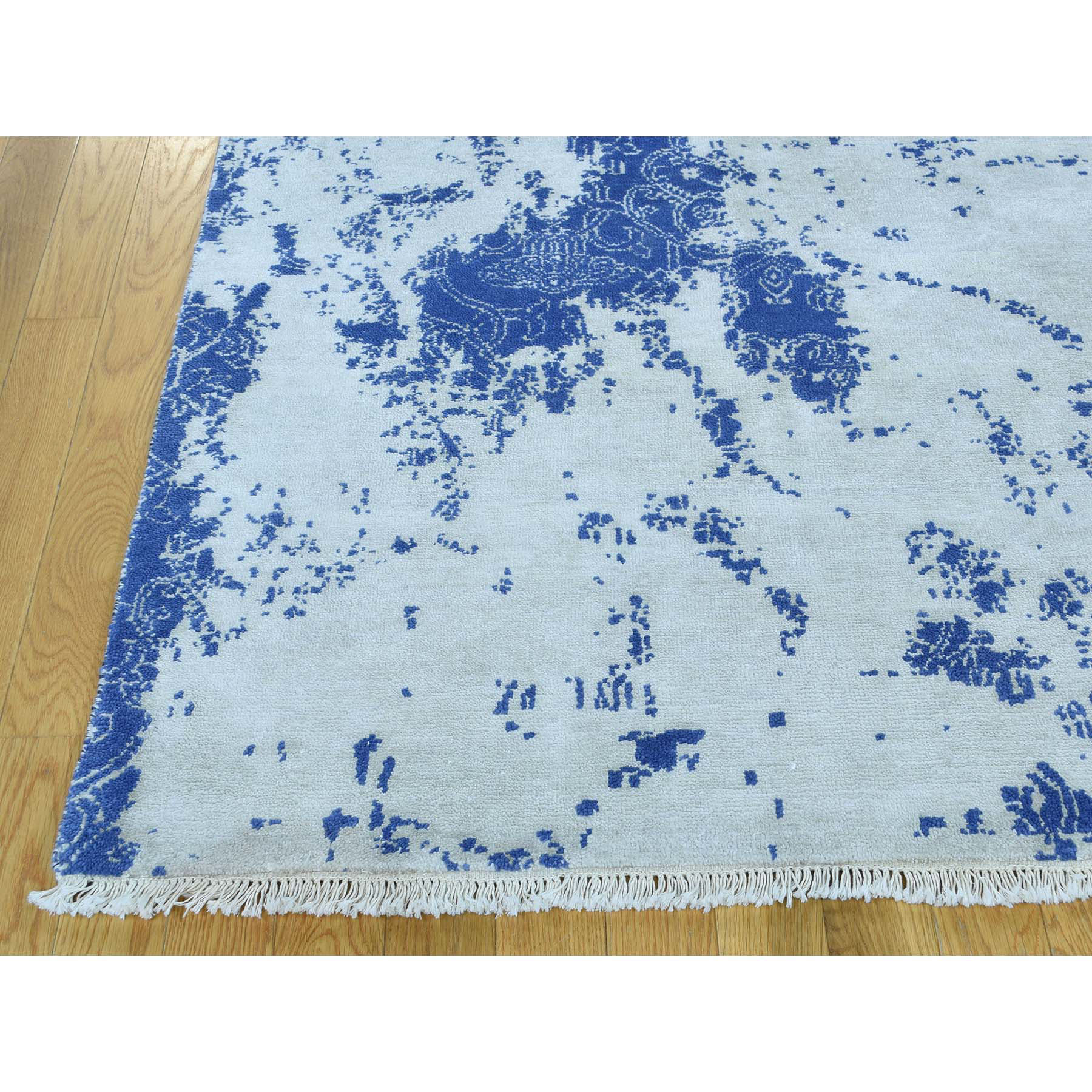 8-8 x11-10  On Clearance Broken Design Wool and Silk Hand-Knotted Oriental Rug 