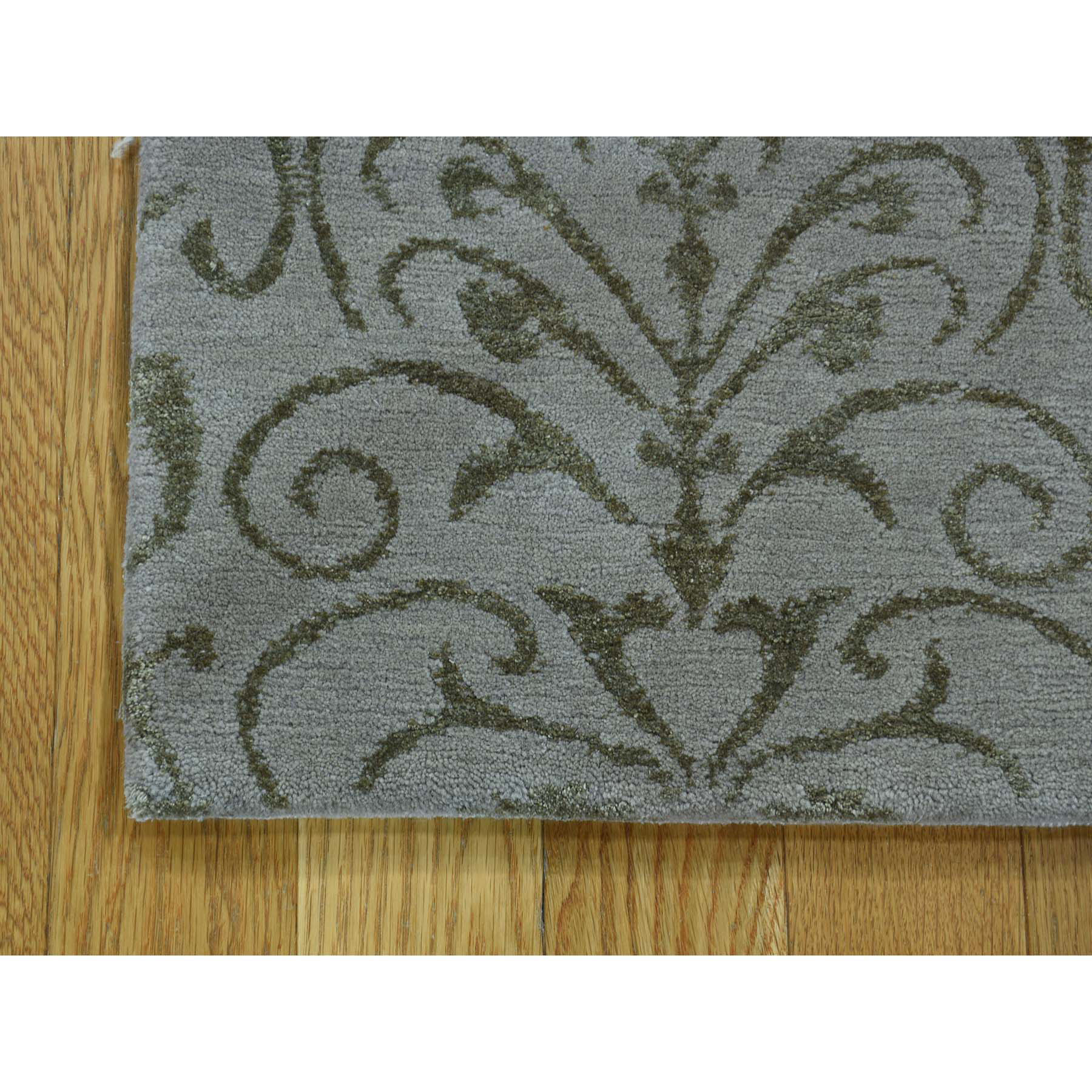 2-X3- Hand Knotted Wool and Silk Damask Design Square Oriental Rug 