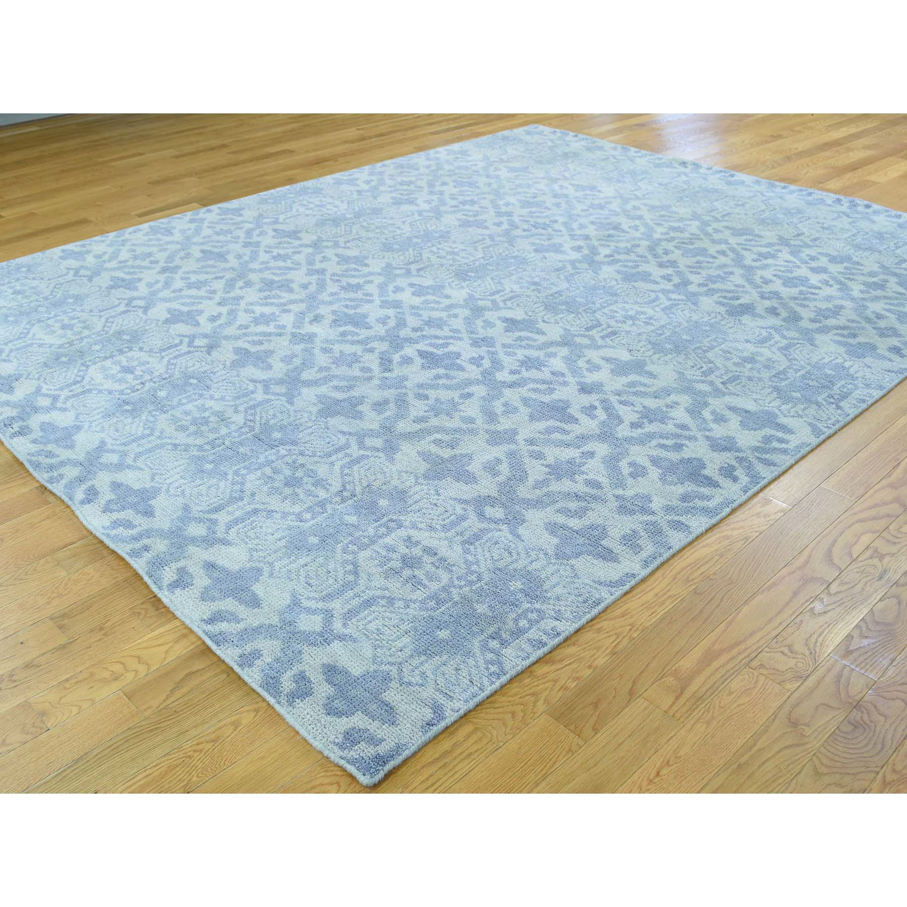 8-1 x10- Pure Wool Hand-Knotted Tone-on-Tone Oriental Rug 