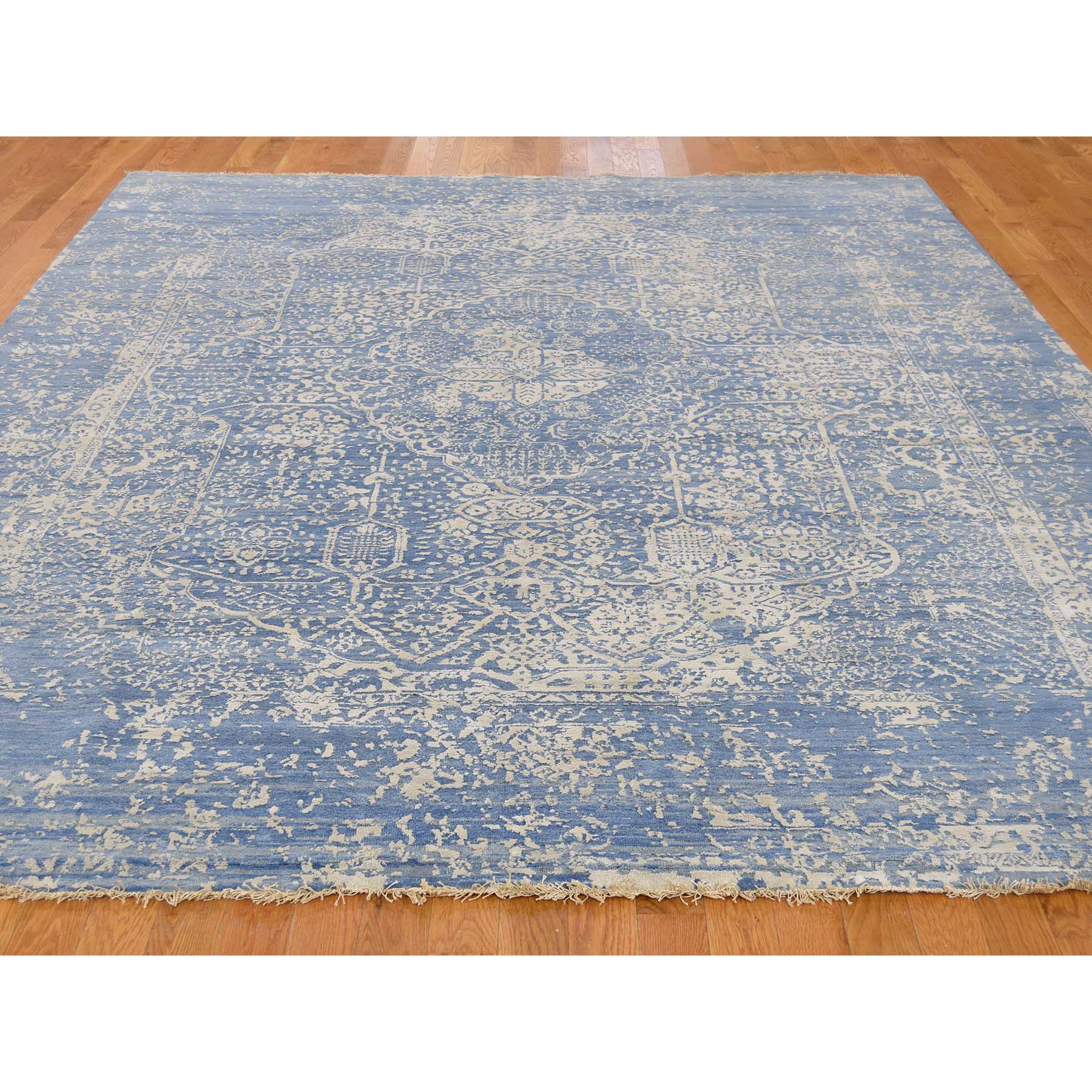 8-2--x10-1-- Wool and Pure Silk Hand-Knotted Broken Persian Design Rug 