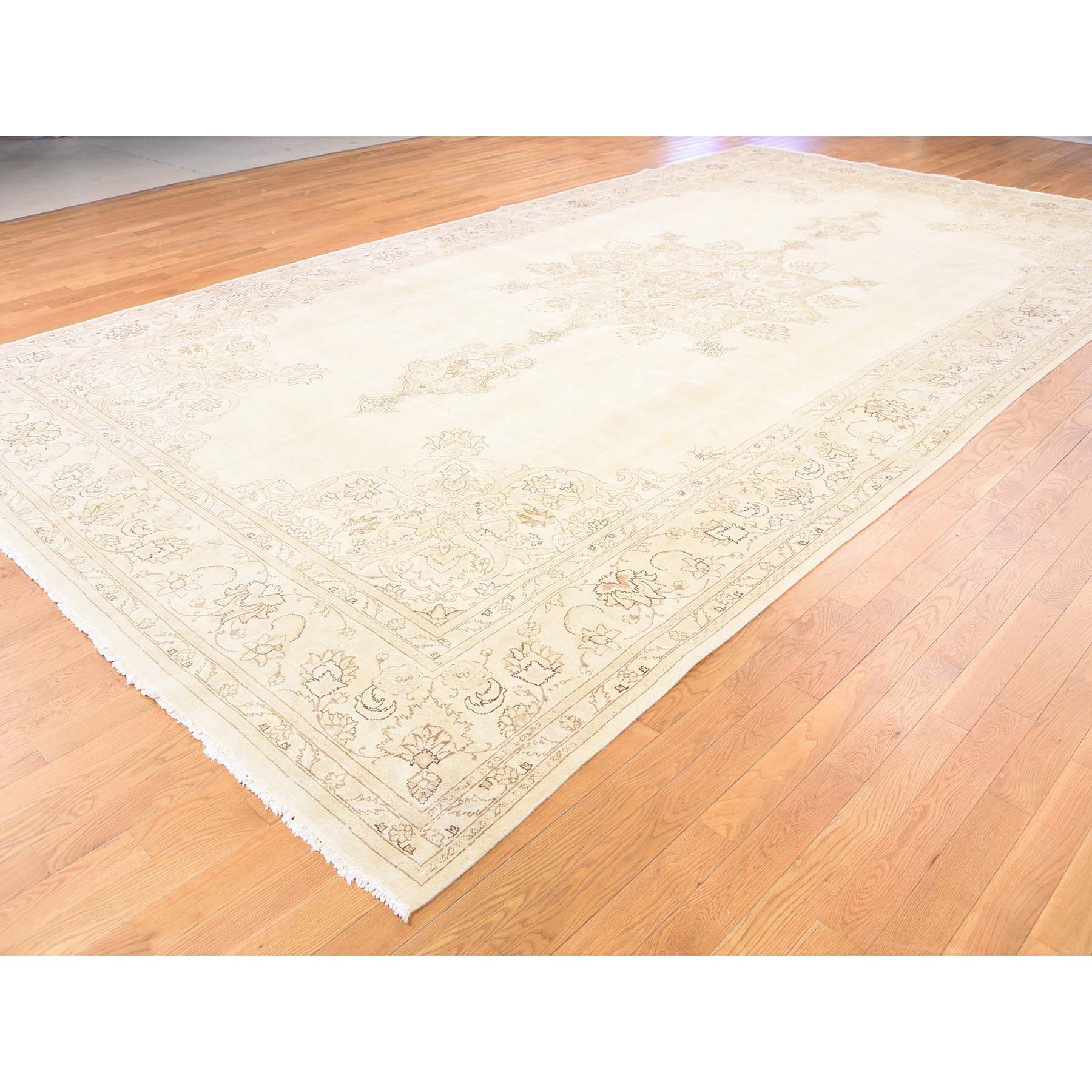 9-9 x17-6  Gallery Size Vintage Tabriz Full Pile Hand Knotted Pure Wool Rug 