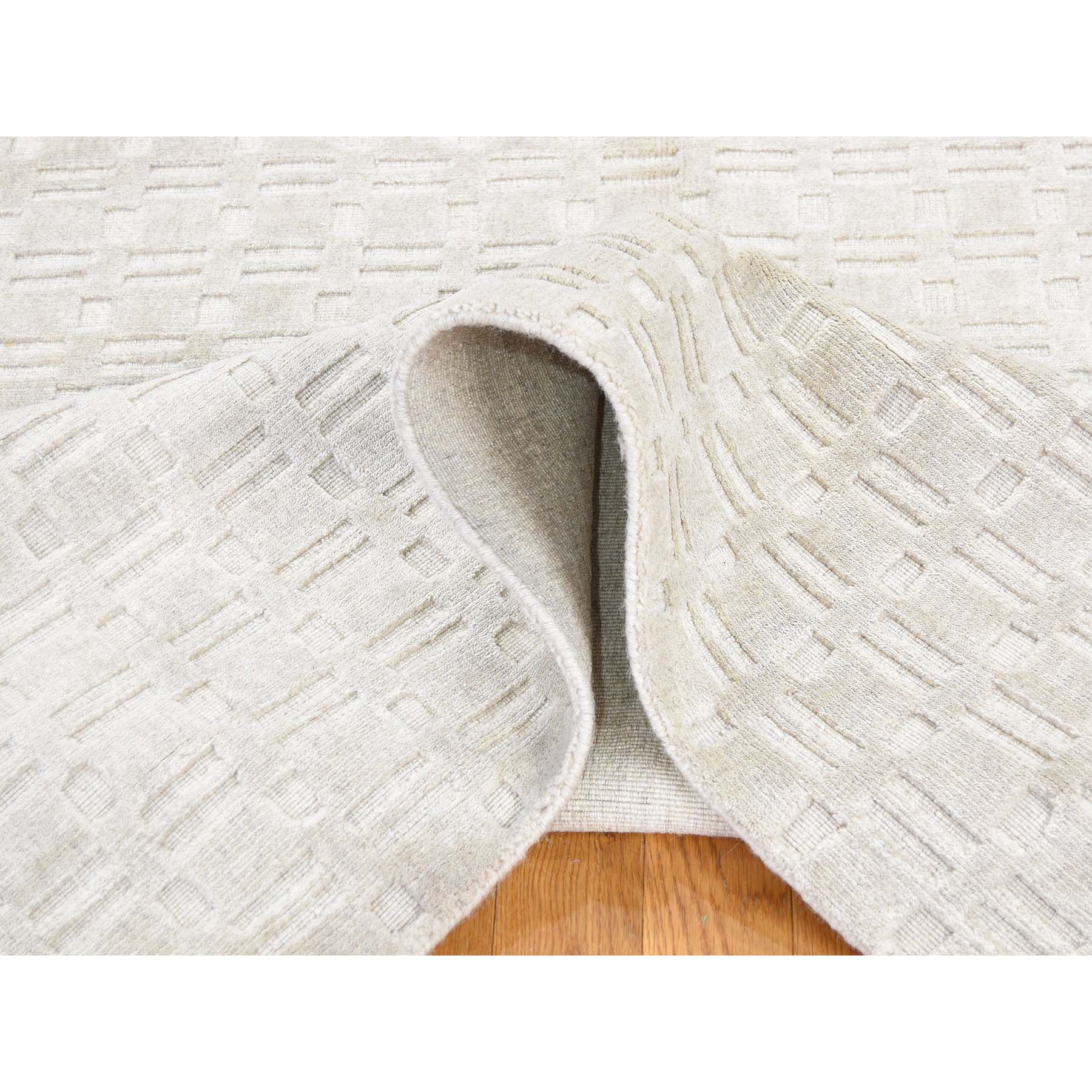 5-1 x7-1  Hand-Loomed Pure Wool Tone on Tone Oriental Rug 