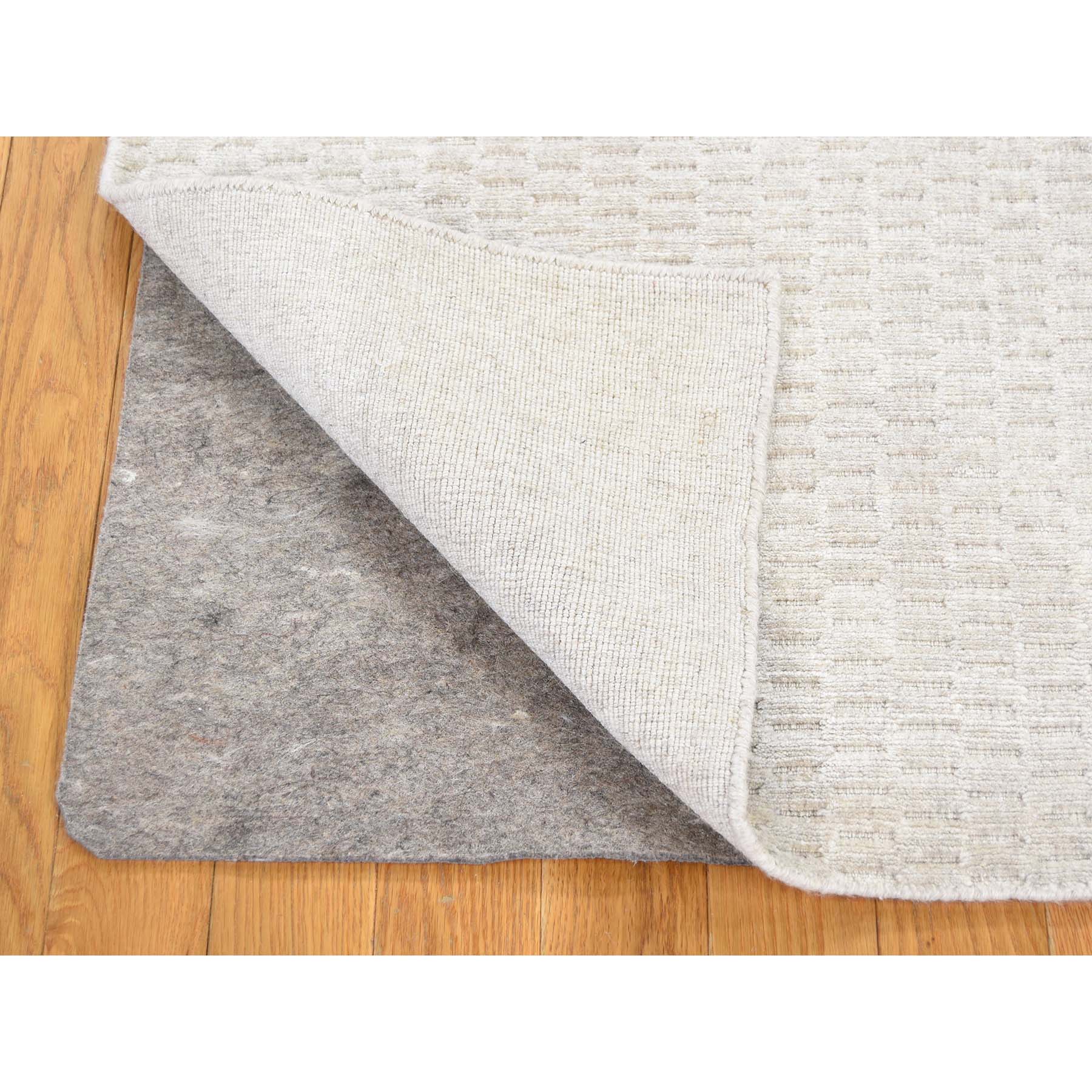 5-x7- Hand-Loomed Pure Wool Tone on Tone Oriental Rug 