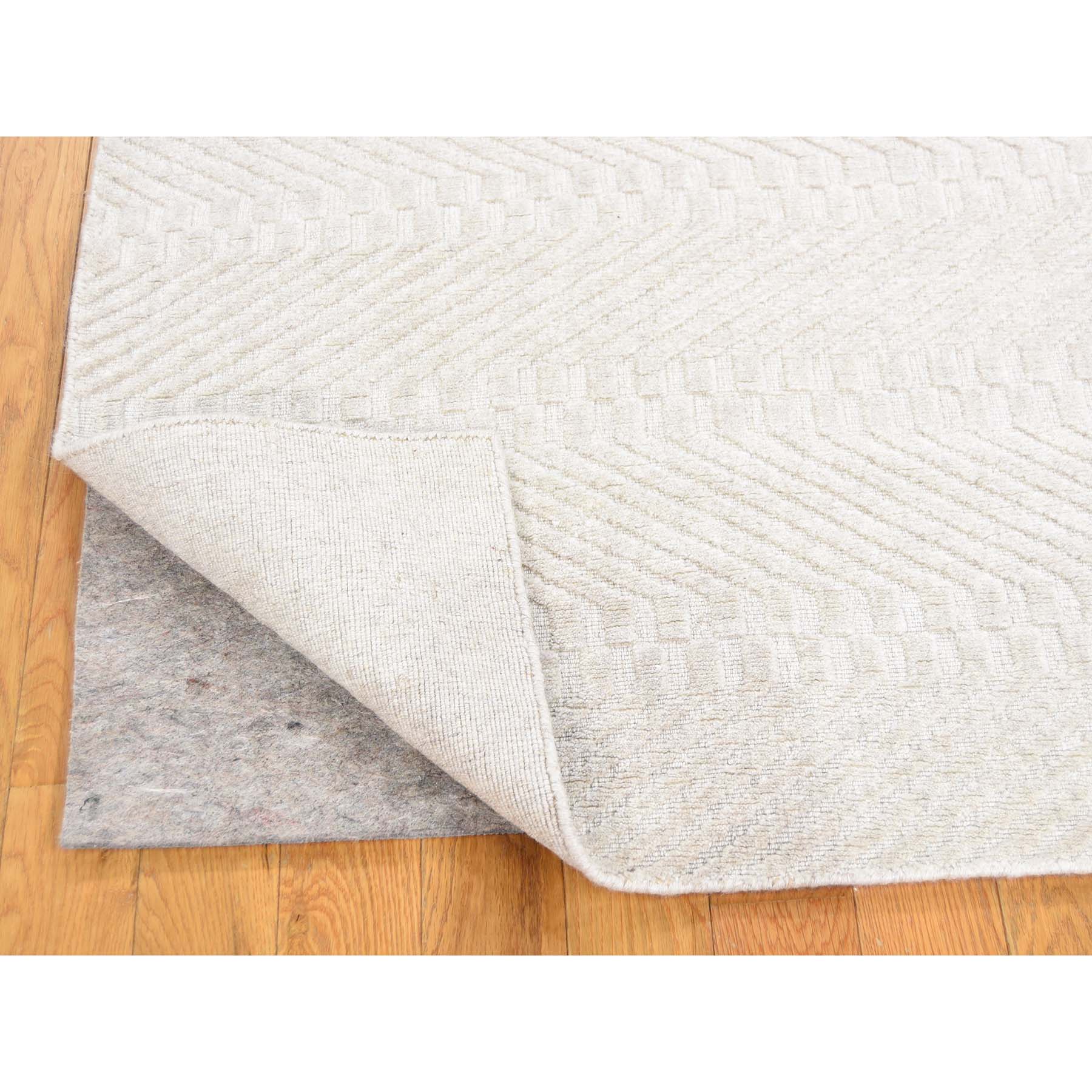 5-x7- Hand-Loomed Tone on Tone Pure Wool Oriental Rug 
