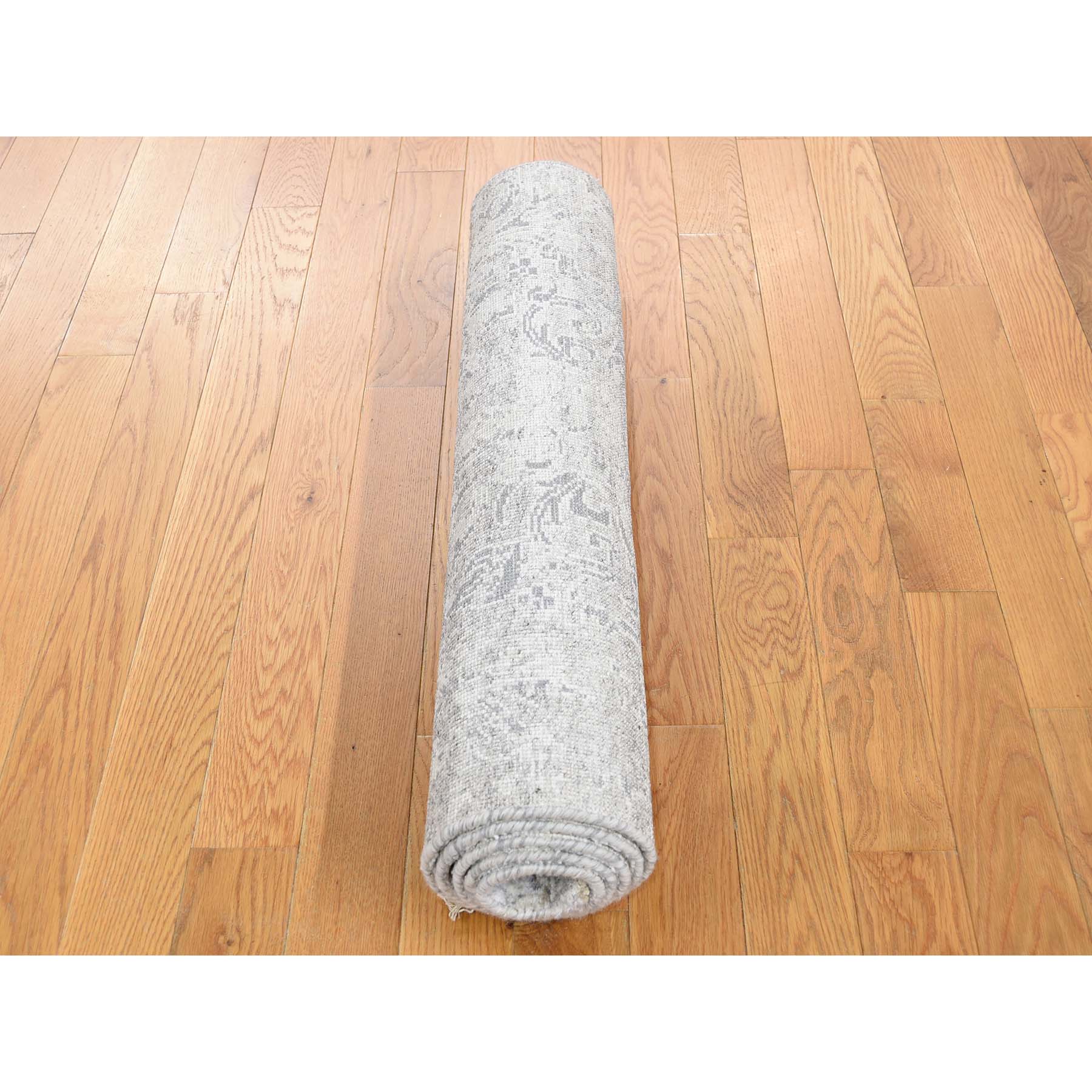 2-7 x5-10  Hand-Knotted Damask Tone On Tone Wool and Silk Hi-Lo Pile Runner Oriental Rug 