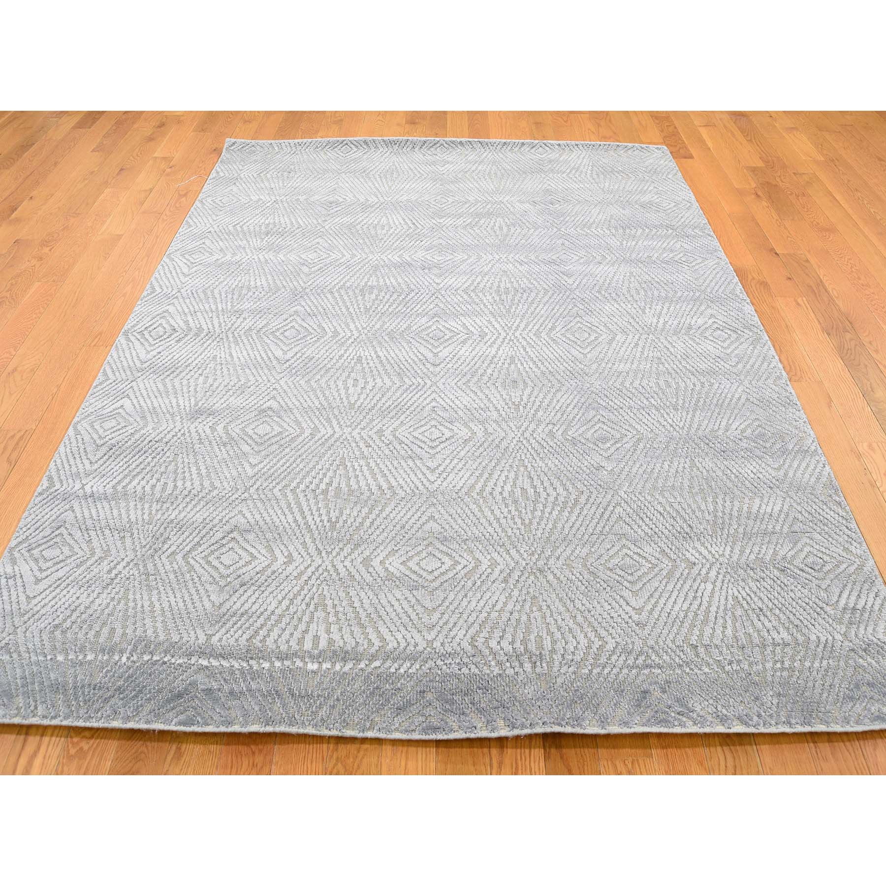 5-5 x7-6  Tone On Tone Modern Wool And Silk Hand Knotted Oriental Rug 