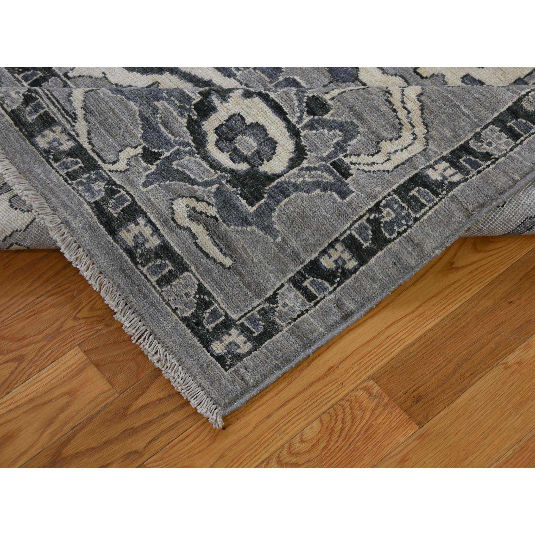 8-2 x9-10  Mahal Design Undyed Natural Wool Hand-Knotted Oriental Rug 
