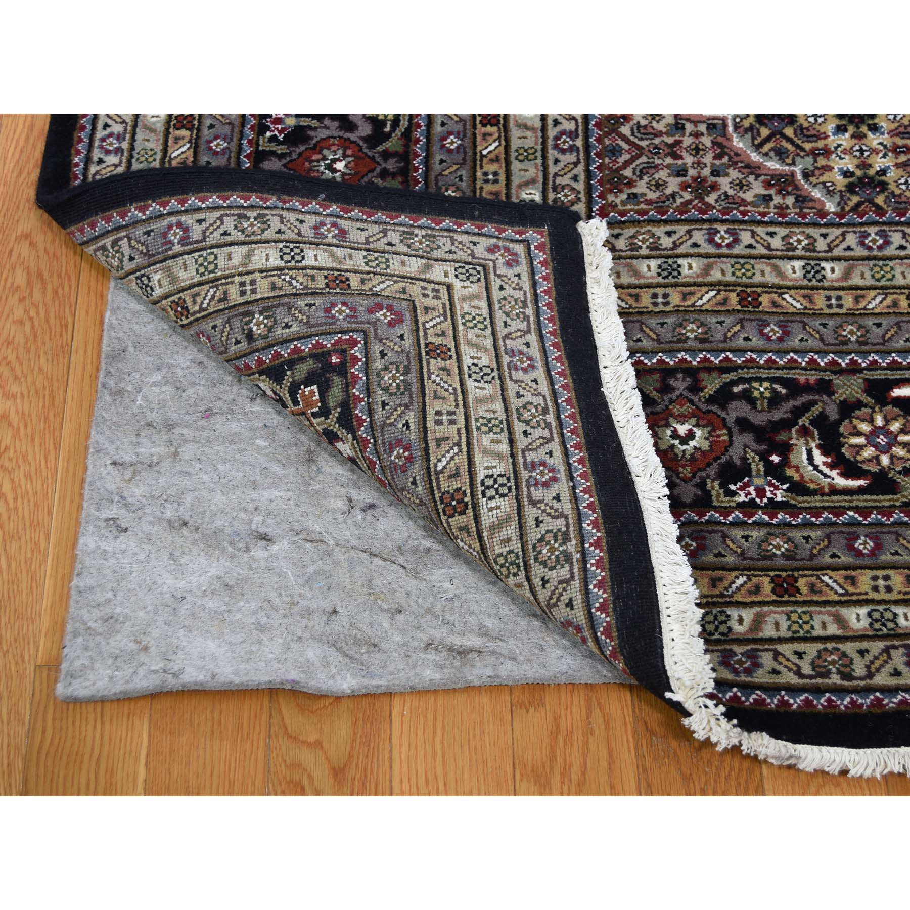 9-x18-2  Gallery Size Tabriz Mahi Design Wool and Silk Hand-Knotted Oriental Rug 