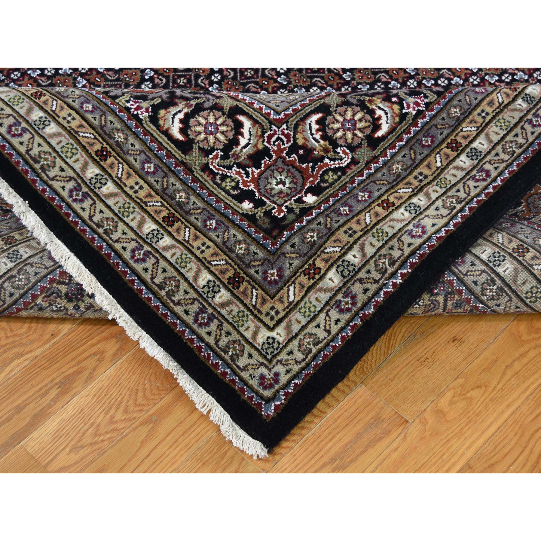 9-x18-2  Gallery Size Tabriz Mahi Design Wool and Silk Hand-Knotted Oriental Rug 