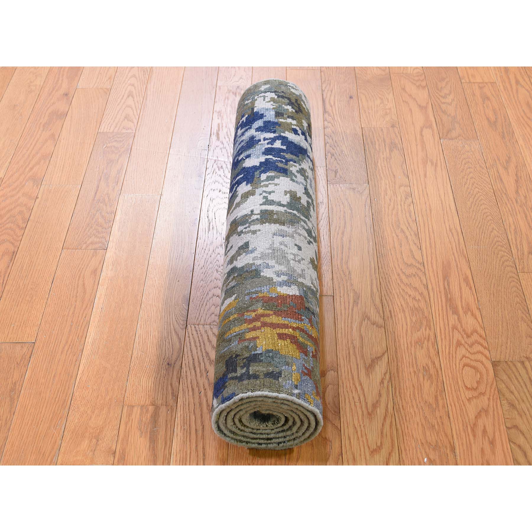 2-6 x5-8  Abstract Design Hi-Low Pile Wool And Silk Runner Hand-Knotted Oriental Rug 