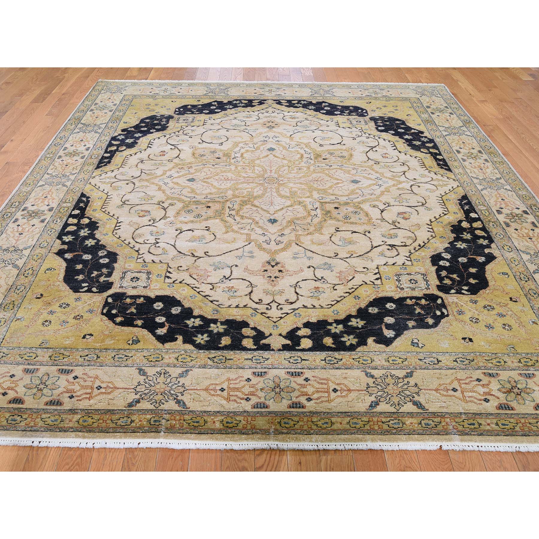 7-10 x10-1  On Clearance Worn Beige Sarouk Fereghan Hand Knotted Oriental Rug 