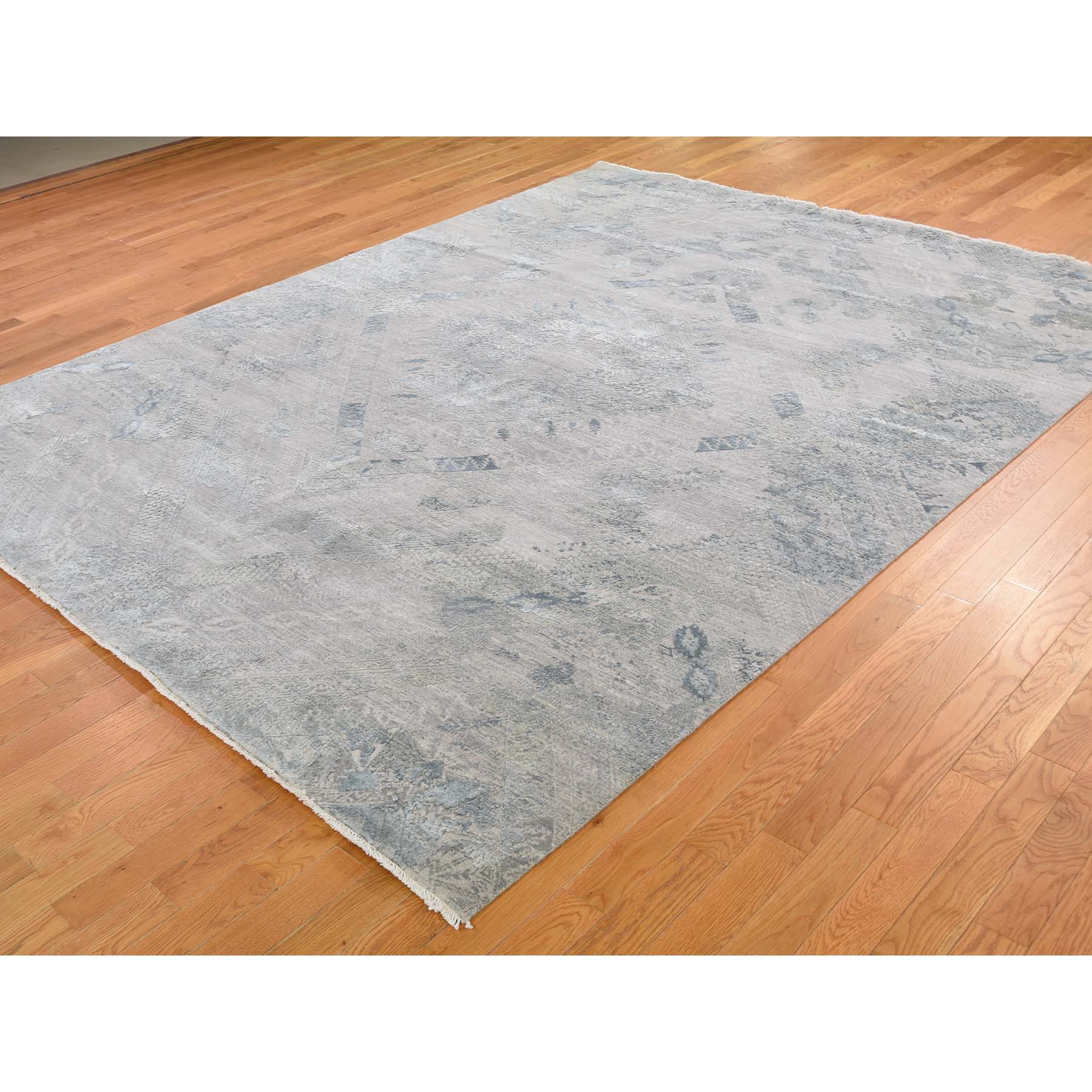 8-x10- Gray Wool And Pure Silk With Geometric Design Hand-Knotted Oriental Rug 